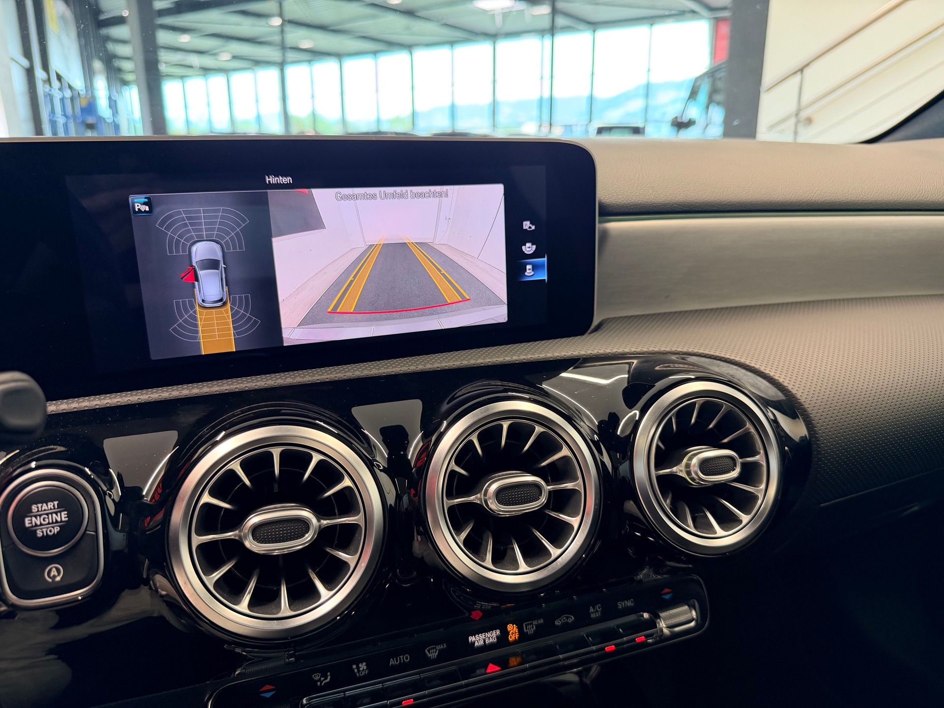MERCEDES-BENZ A 35 AMG 4Matic Speedshift-image-19