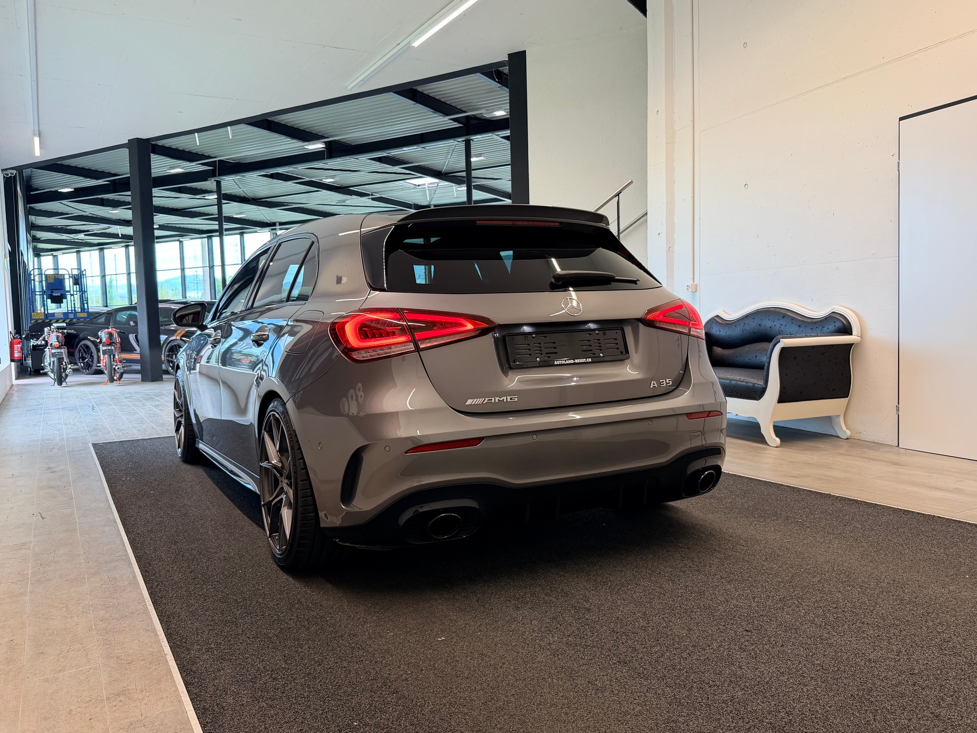 MERCEDES-BENZ A 35 AMG 4Matic Speedshift-image-6