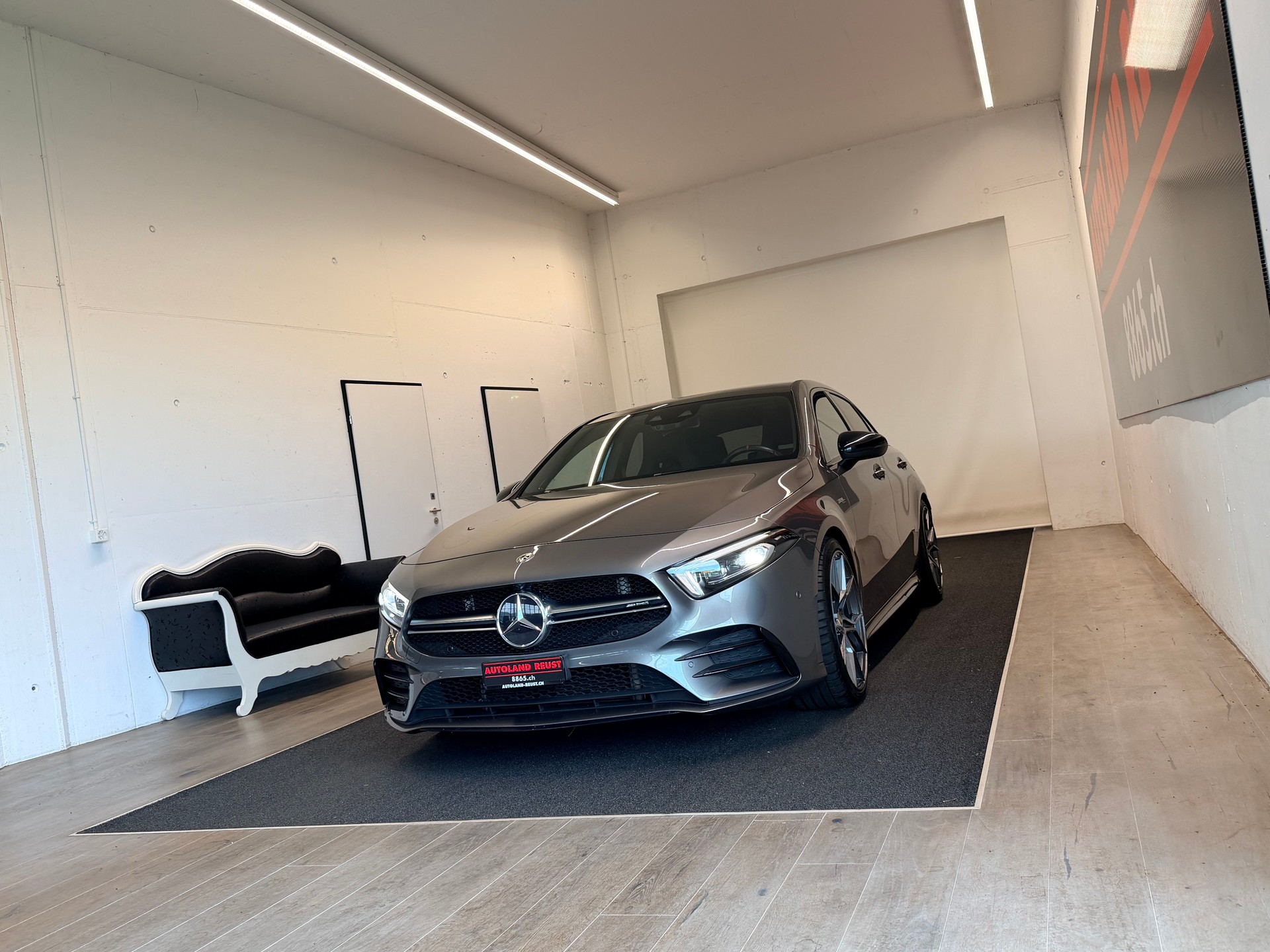 MERCEDES-BENZ A 35 AMG 4Matic Speedshift-showroom-element-2