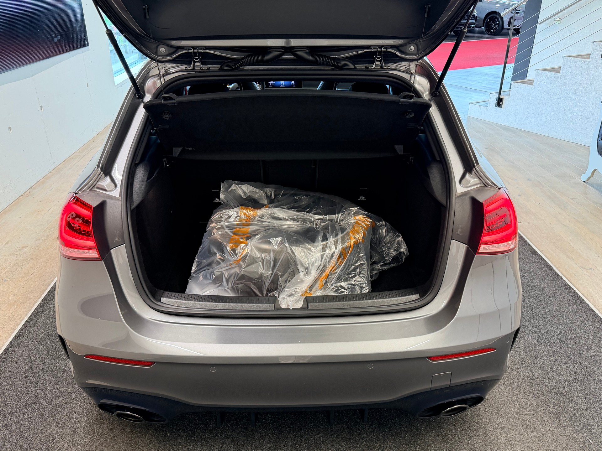 MERCEDES-BENZ A 35 AMG 4Matic Speedshift-image-7