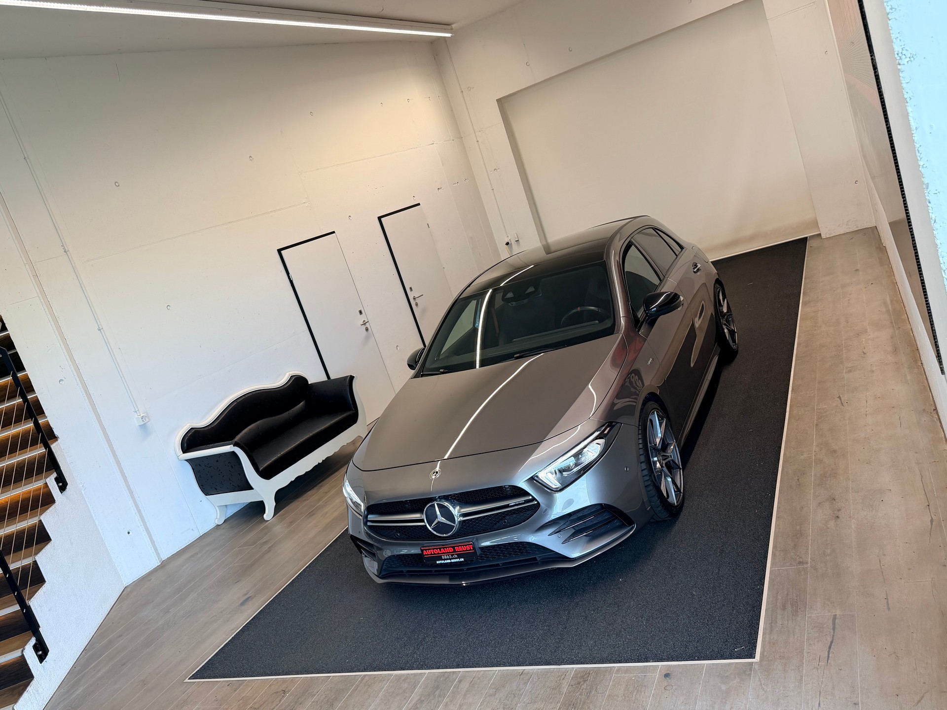 MERCEDES-BENZ A 35 AMG 4Matic Speedshift-showroom-element-3