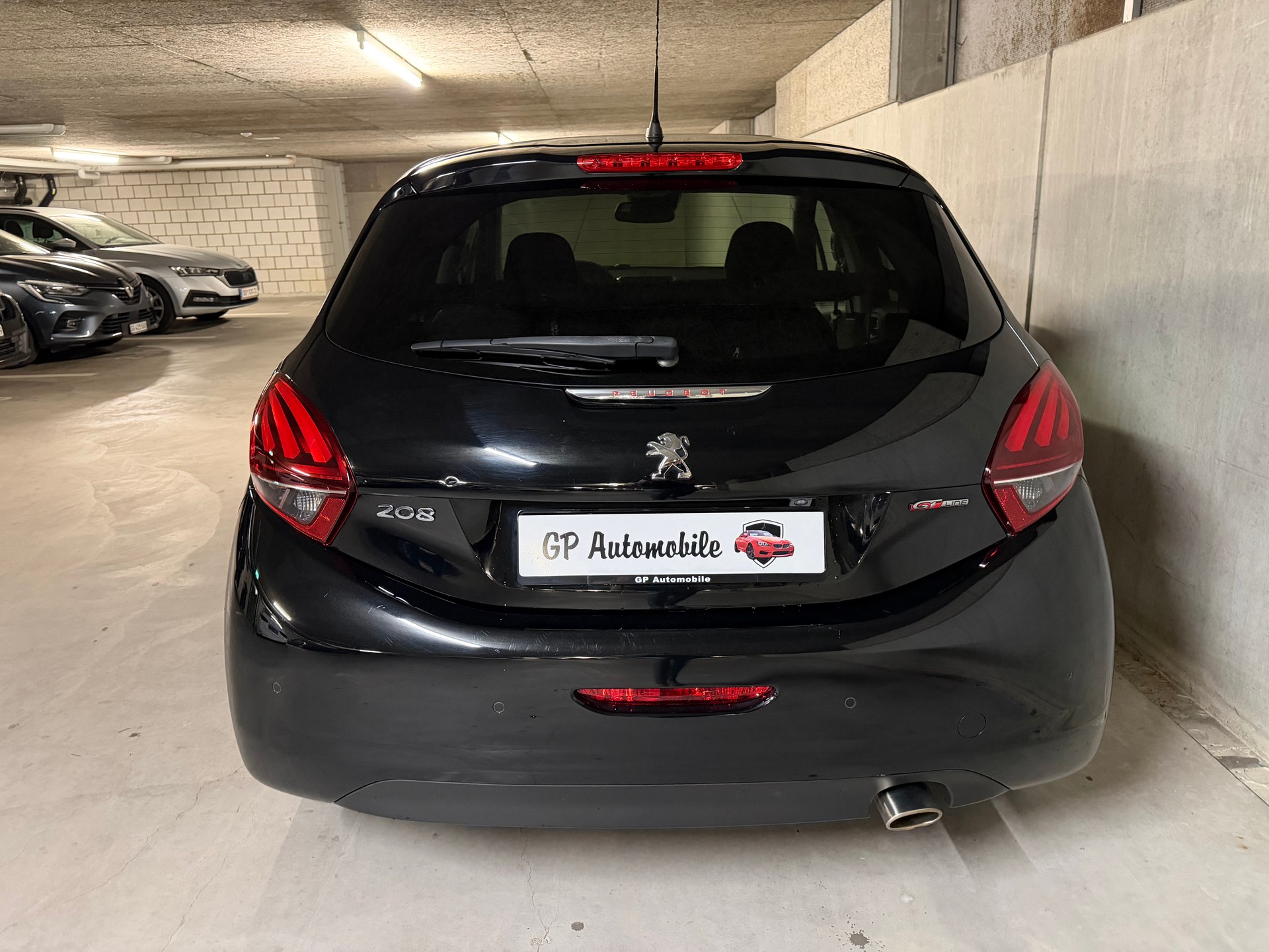 PEUGEOT 208 1.2 PureTech GT Line Panorama Leder Kamera DAB-image-10