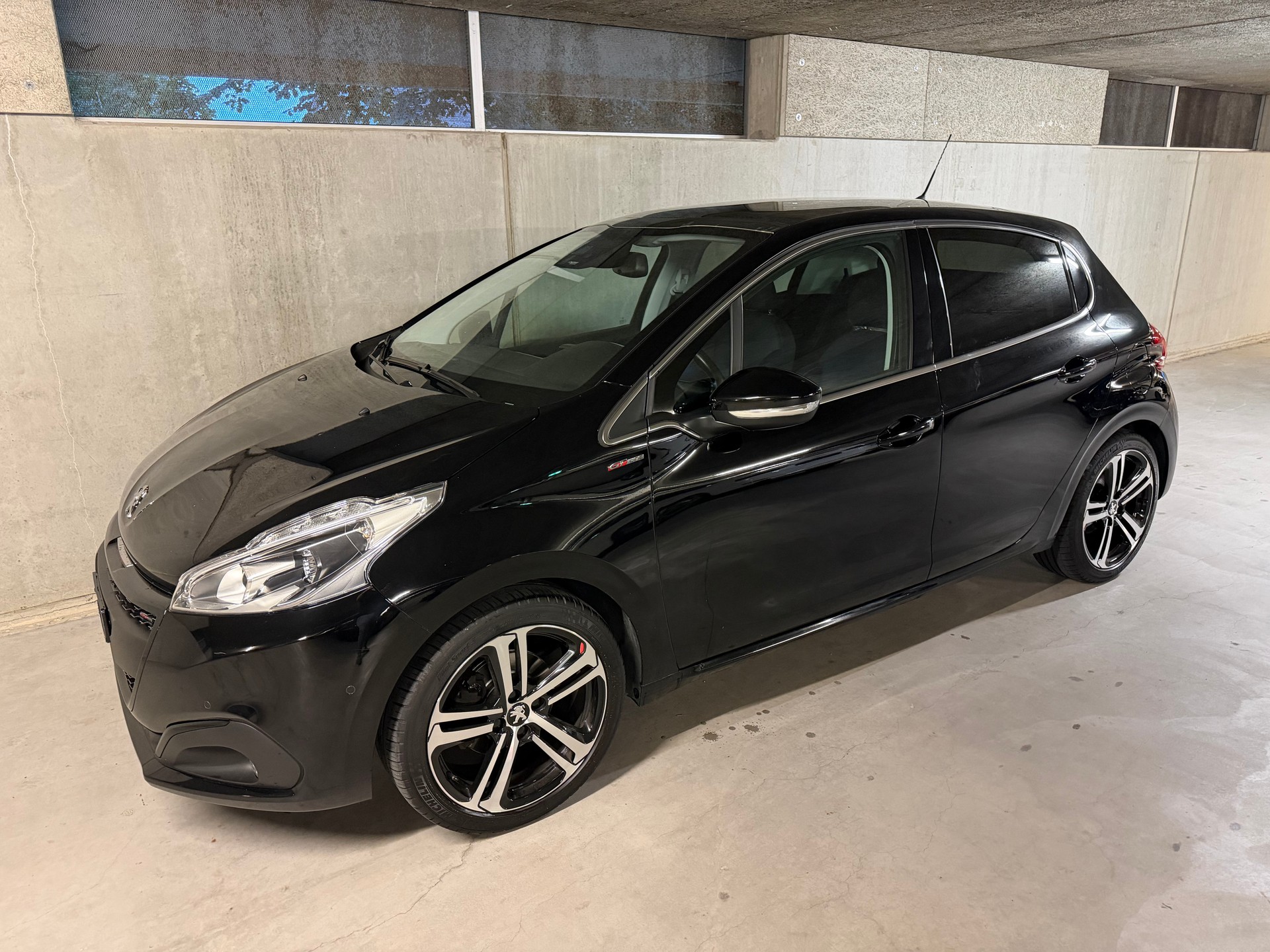 PEUGEOT 208 1.2 PureTech GT Line Panorama Leder Kamera DAB