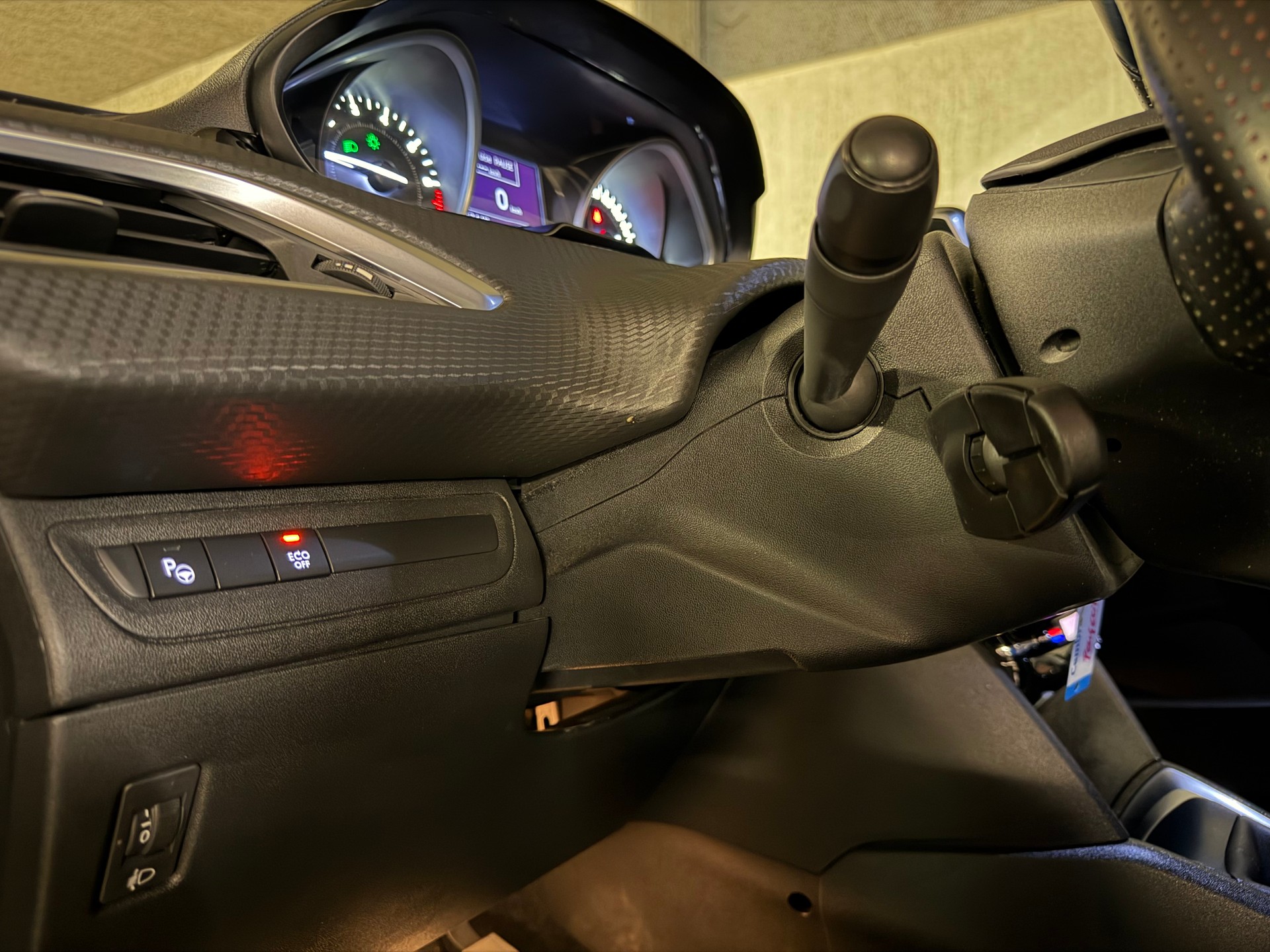 PEUGEOT 208 1.2 PureTech GT Line Panorama Leder Kamera DAB-image-24