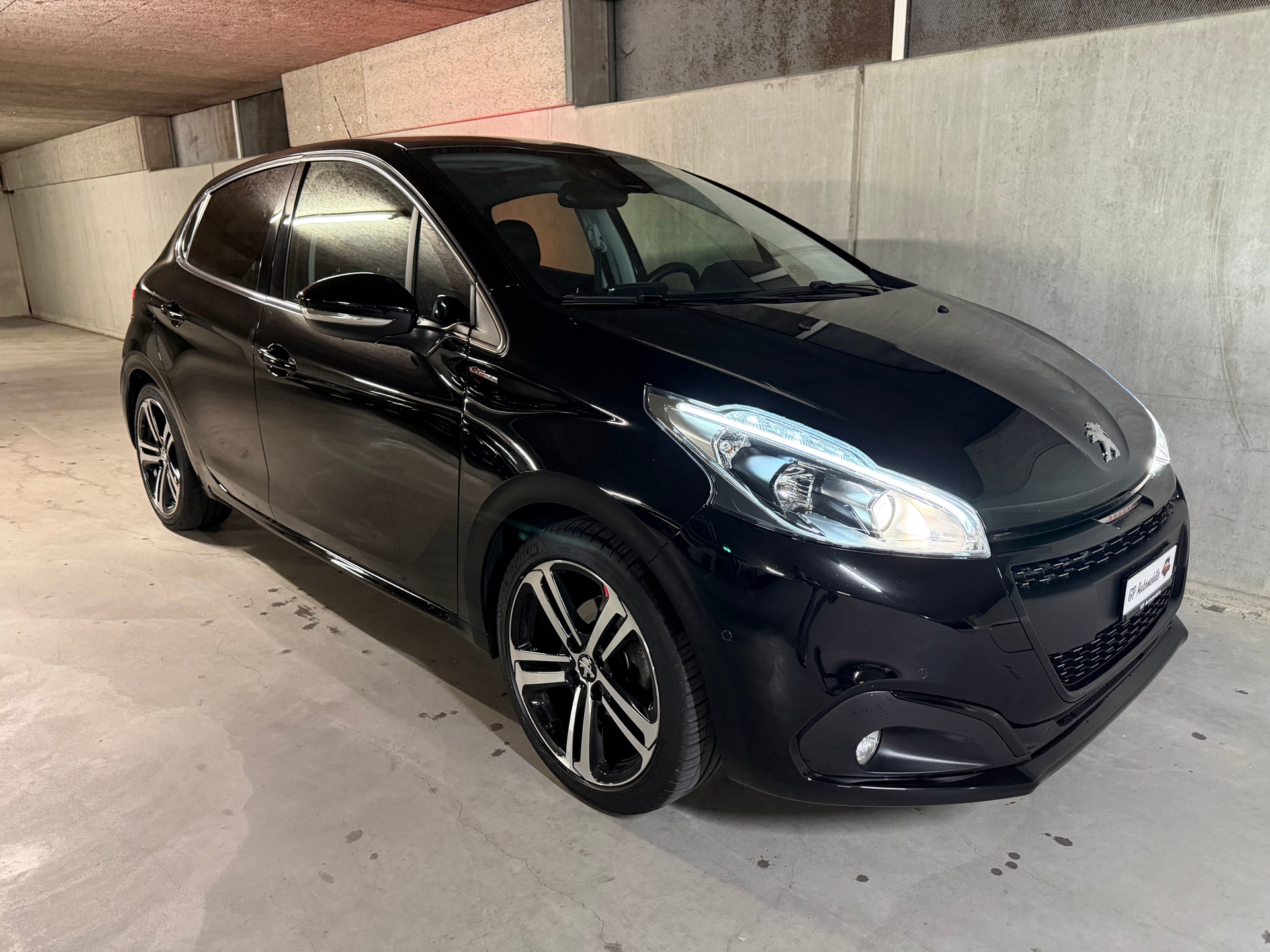 PEUGEOT 208 1.2 PureTech GT Line Panorama Leder Kamera DAB-image-8