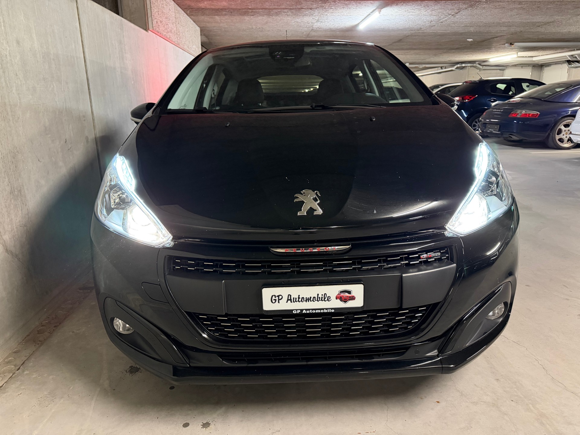 PEUGEOT 208 1.2 PureTech GT Line Panorama Leder Kamera DAB-image-9