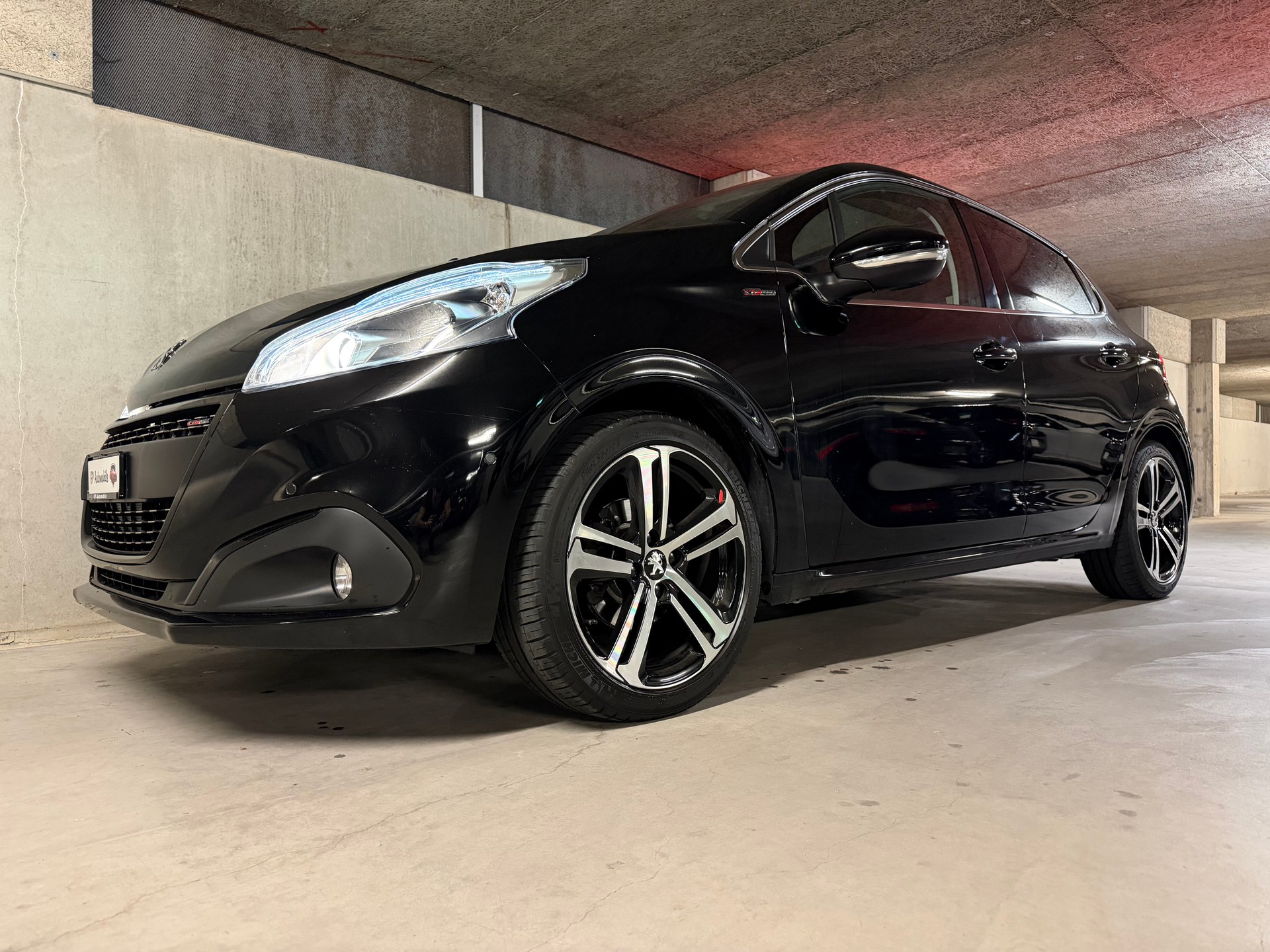 PEUGEOT 208 1.2 PureTech GT Line Panorama Leder Kamera DAB-image-6