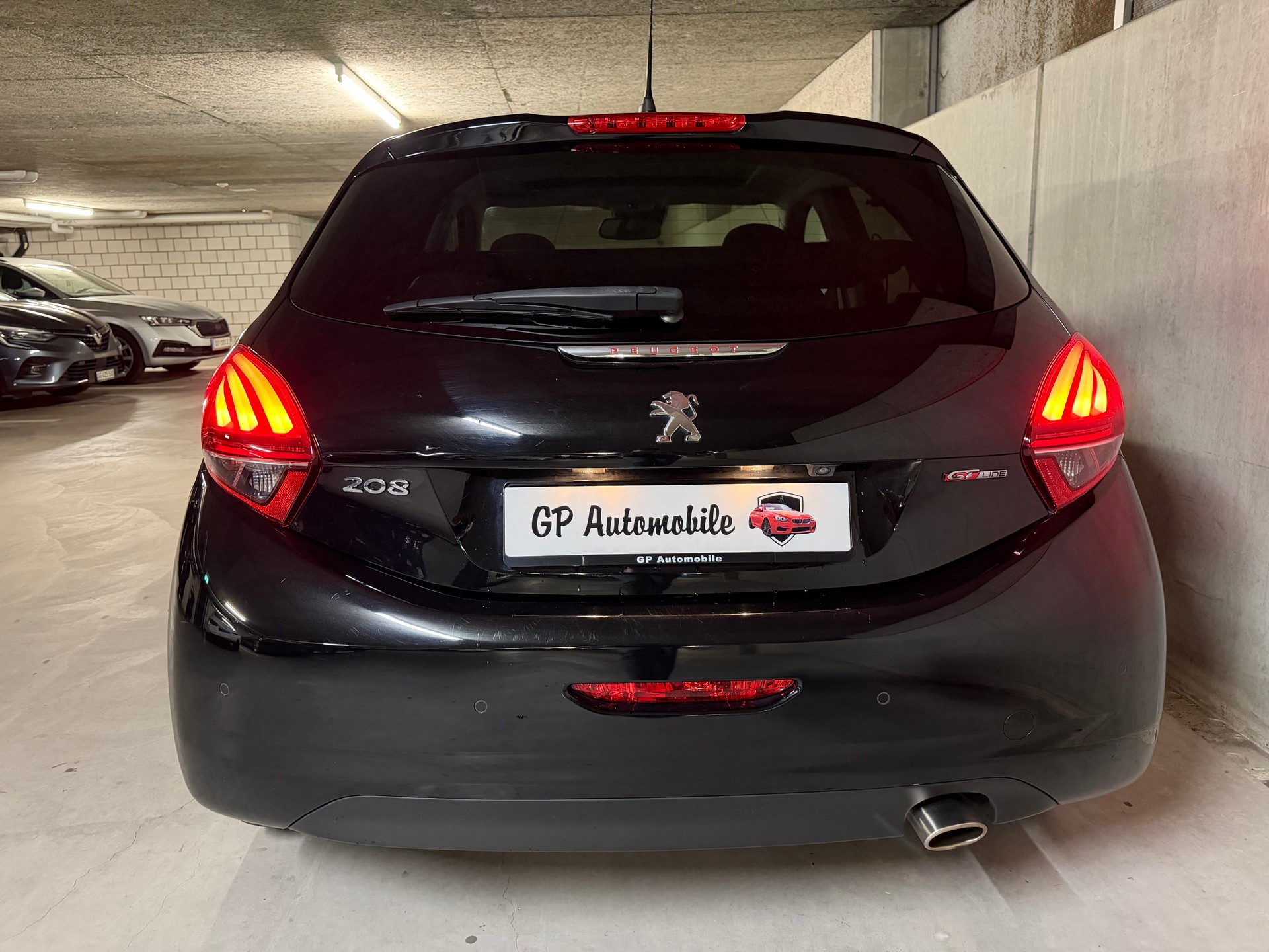 PEUGEOT 208 1.2 PureTech GT Line Panorama Leder Kamera DAB-image-14