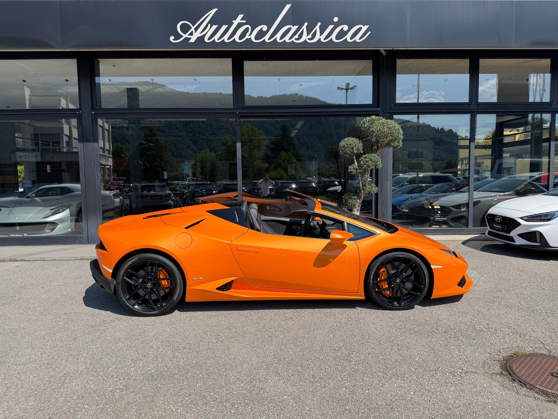 LAMBORGHINI Huracan LP610-4 Spyder DCT-showroom-element-3