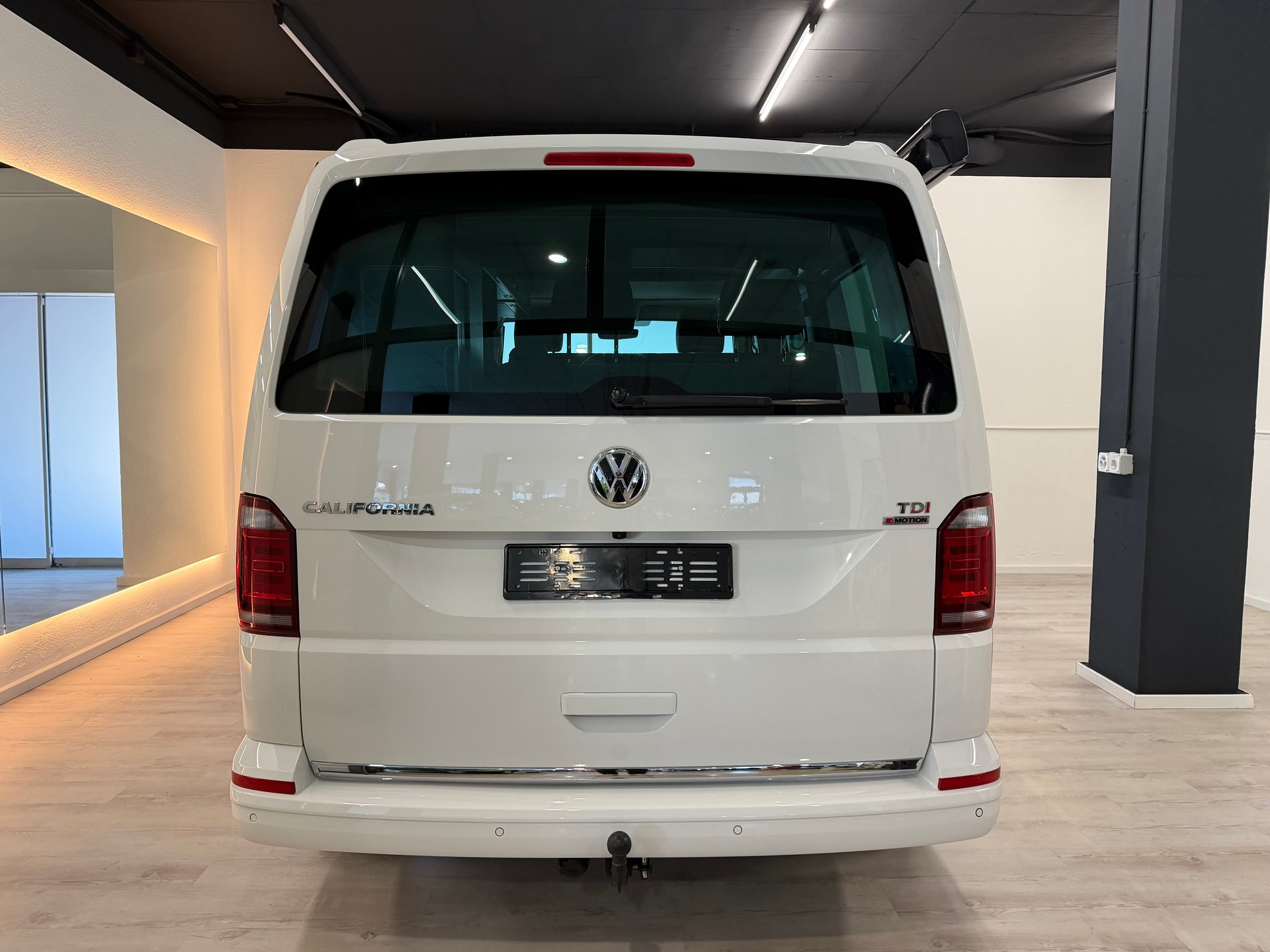 VW T6 California 2.0 TDI Ocean GREY 4Motion DSG-image-5
