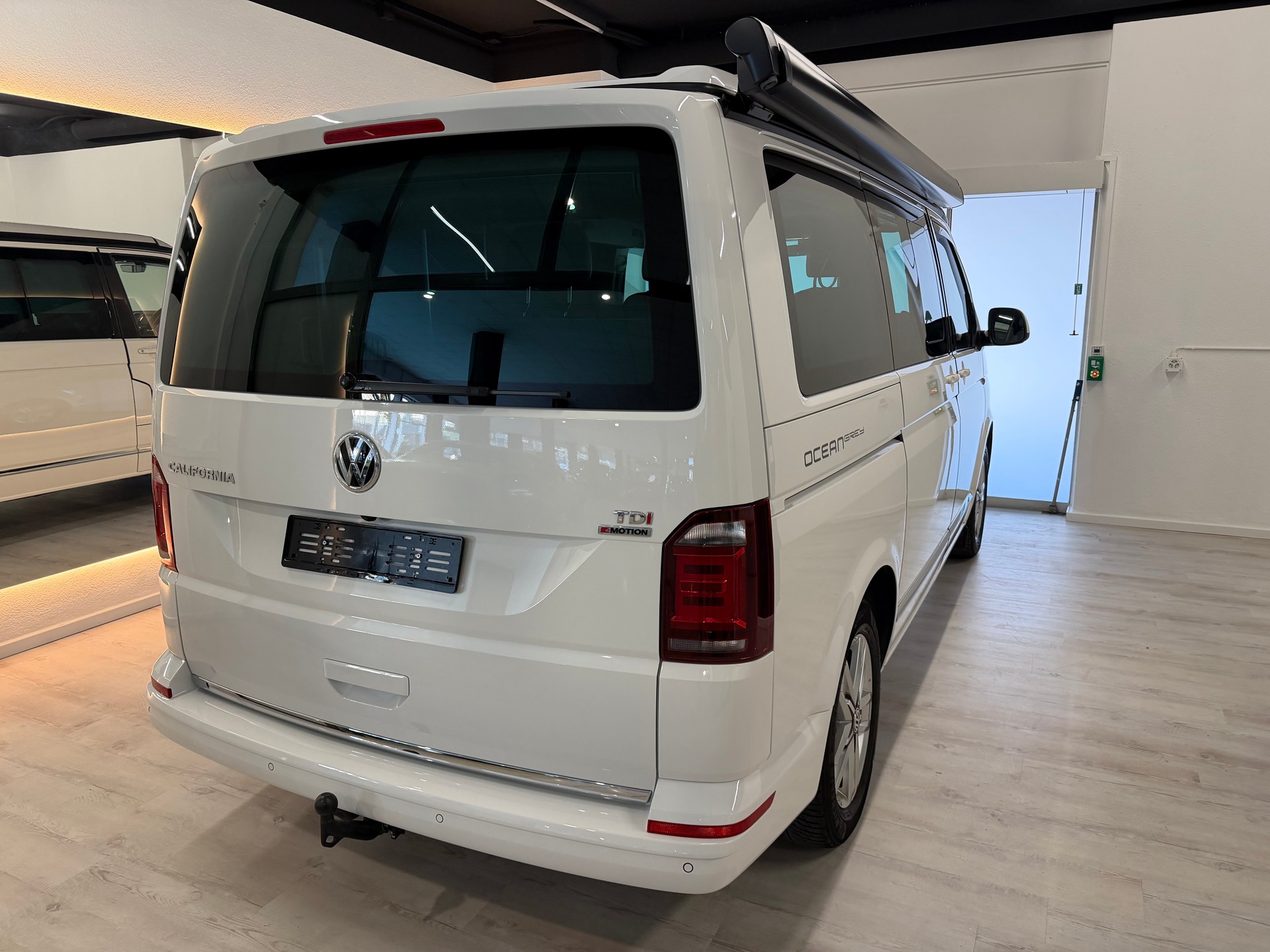 VW T6 California 2.0 TDI Ocean GREY 4Motion DSG-image-8