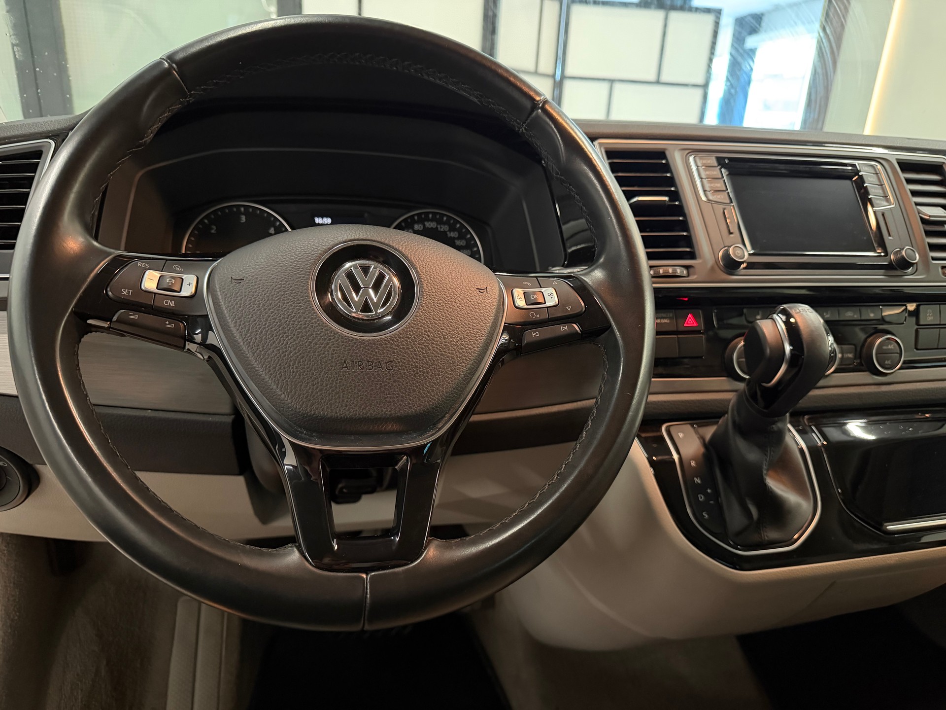VW T6 California 2.0 TDI Ocean GREY 4Motion DSG-image-14