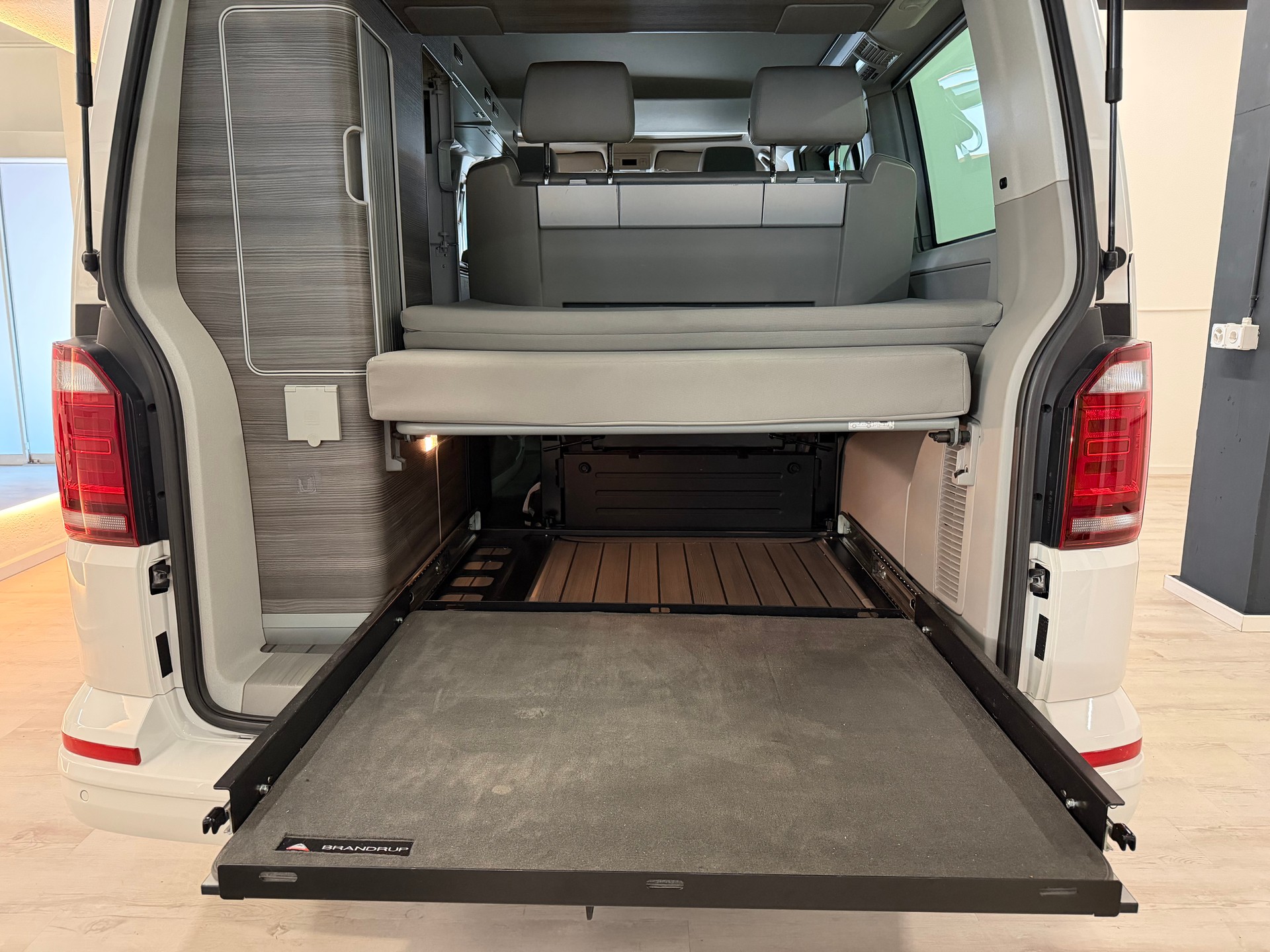 VW T6 California 2.0 TDI Ocean GREY 4Motion DSG-image-31