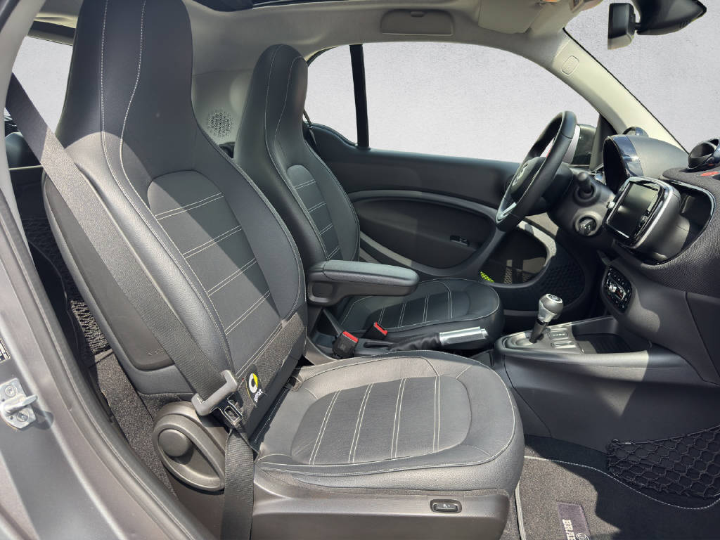 SMART Fortwo Coupé EQ Prime-image-12