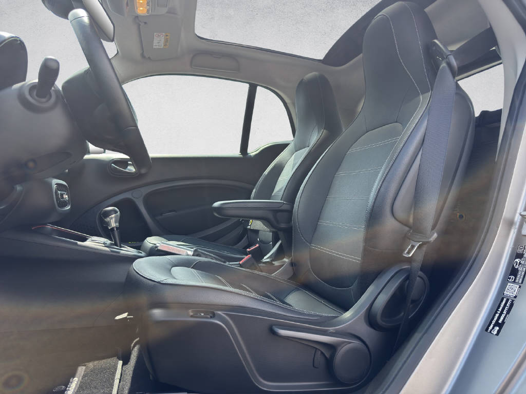 SMART Fortwo Coupé EQ Prime-image-9