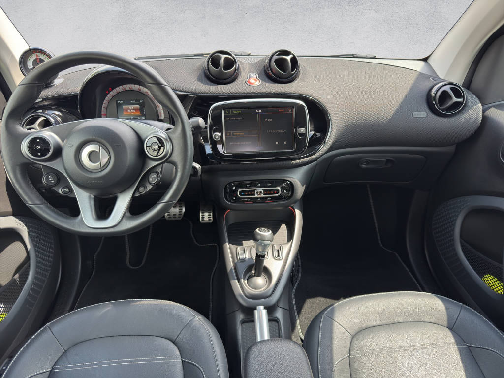 SMART Fortwo Coupé EQ Prime-image-13