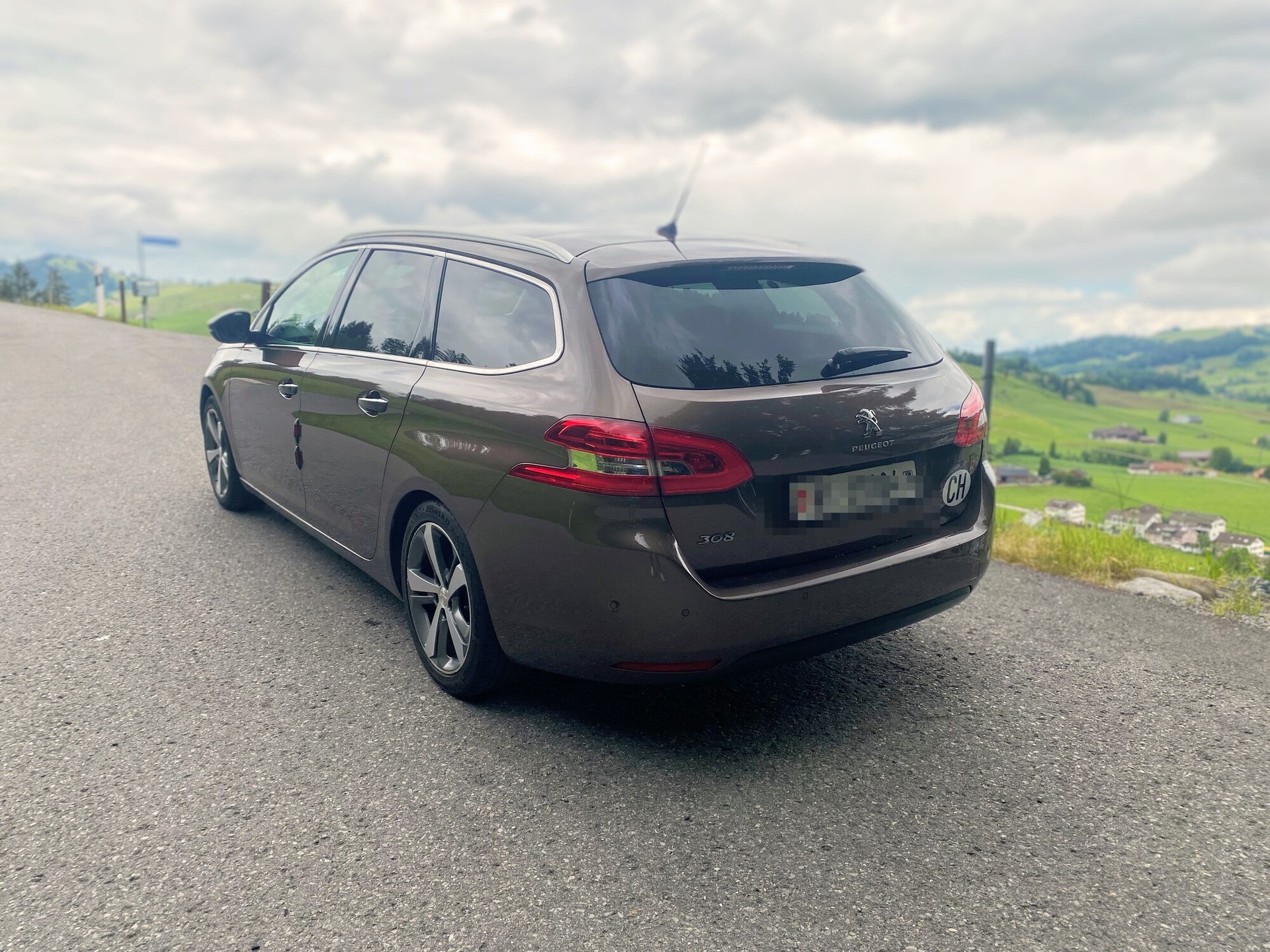 PEUGEOT 1.2 PureTech 130 Feline S/S-image-6