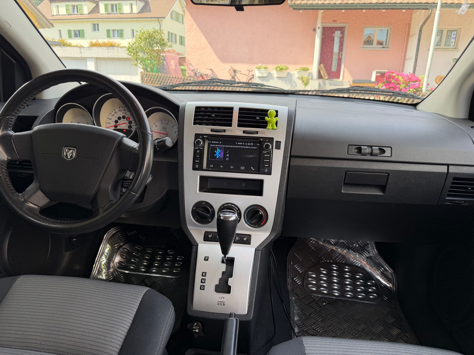 DODGE Caliber 2.0 SXT CVT-image-9