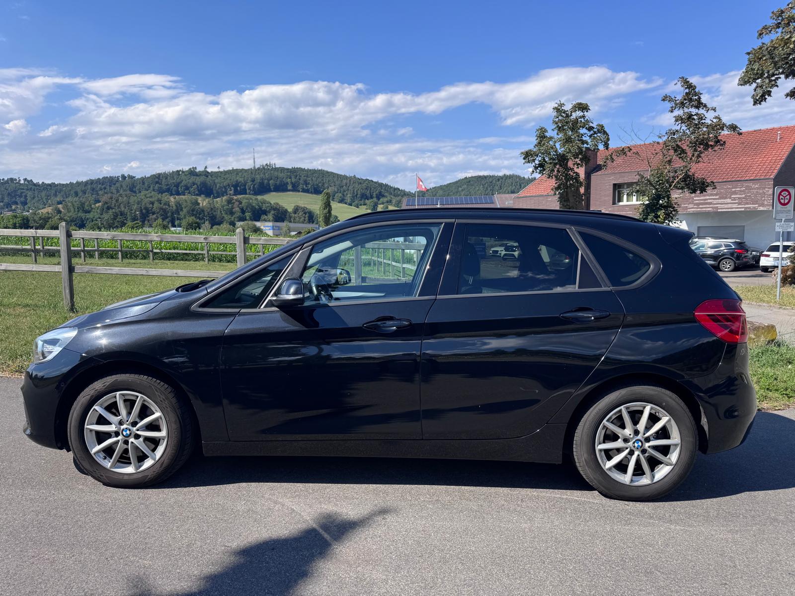 BMW 220i Active Tourer Sport Line Steptronic-image-0