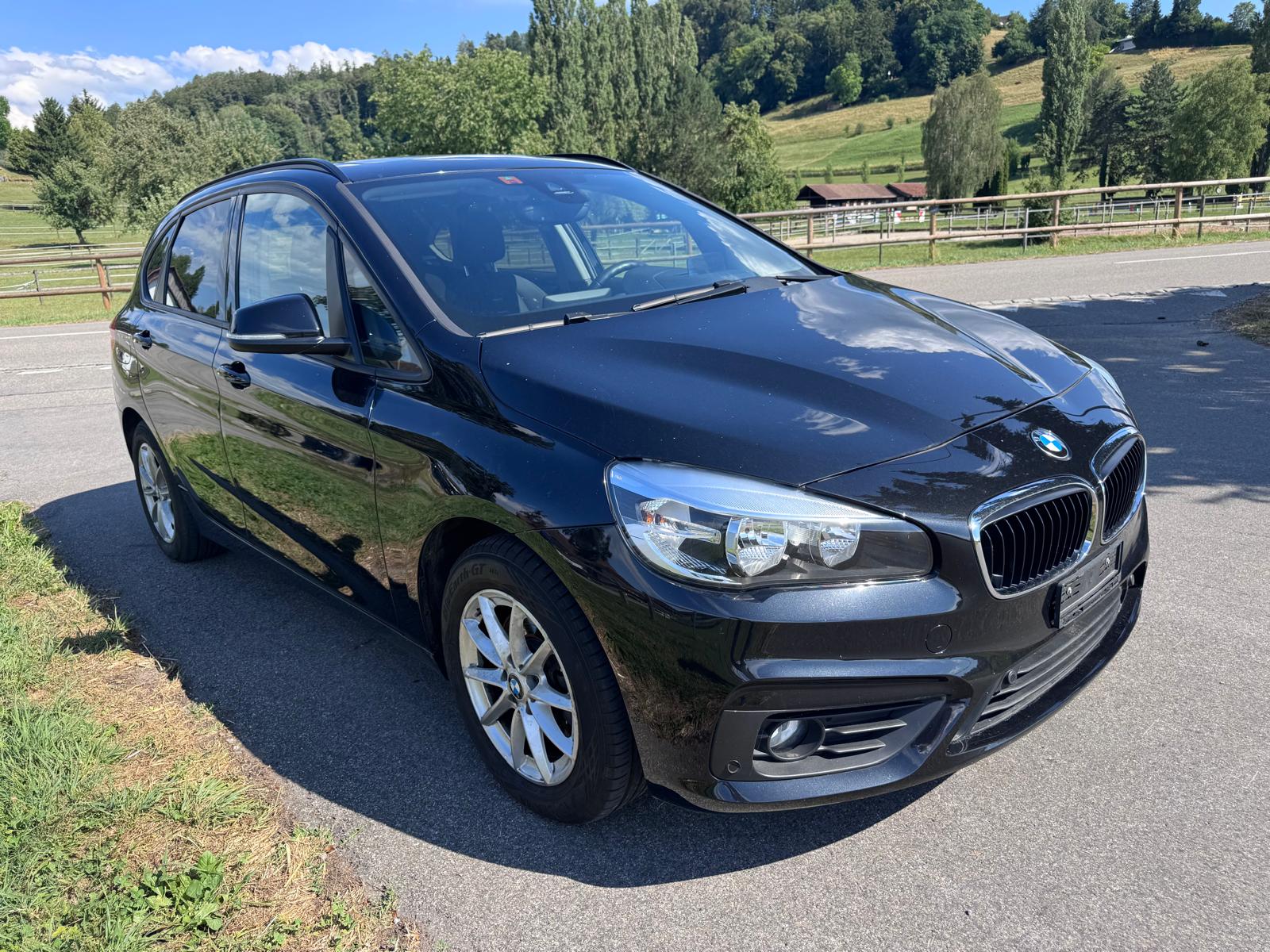 BMW 220i Active Tourer Sport Line Steptronic-image-3