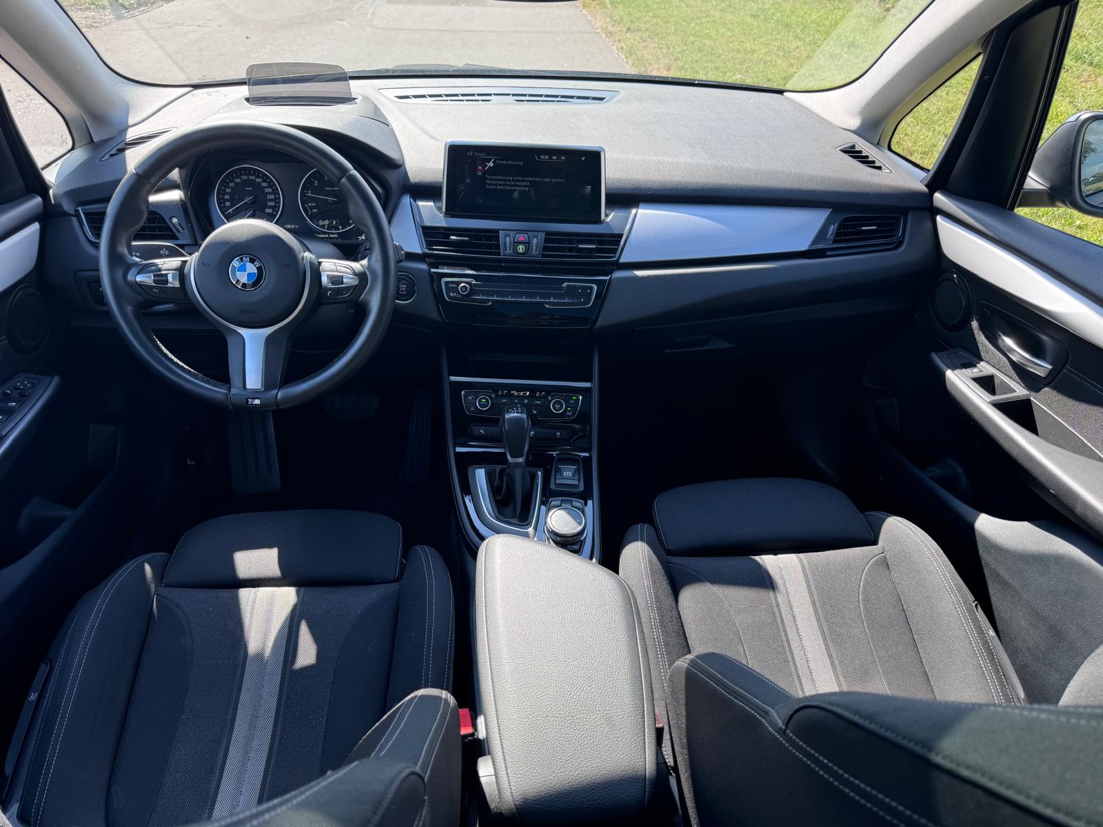 BMW 220i Active Tourer Sport Line Steptronic-image-8