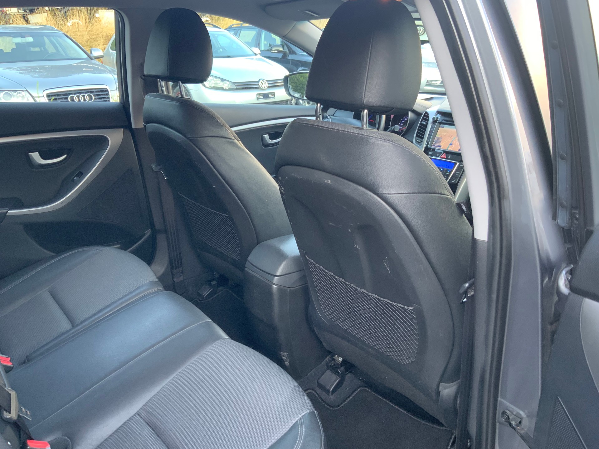 HYUNDAI Hyundai i30 CRDI-image-14