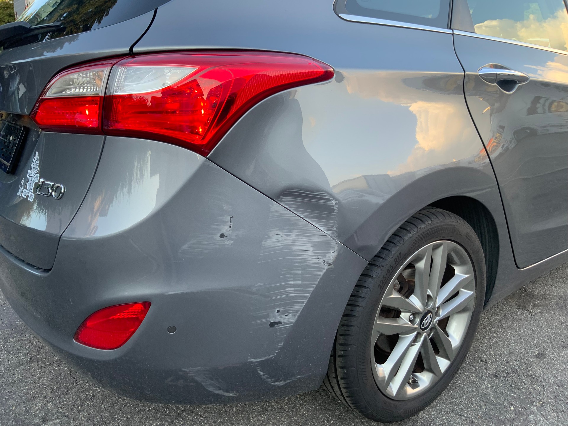 HYUNDAI Hyundai i30 CRDI-image-4