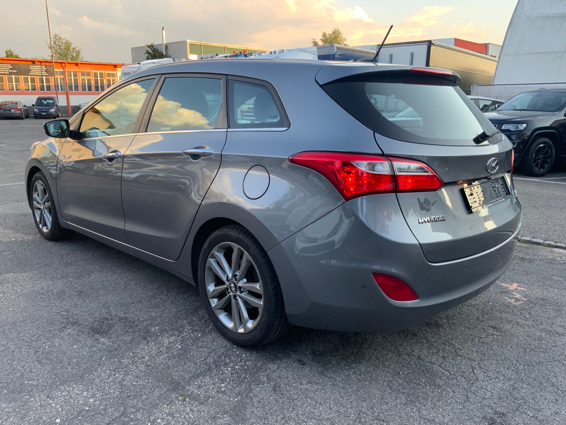 HYUNDAI Hyundai i30 CRDI-image-5