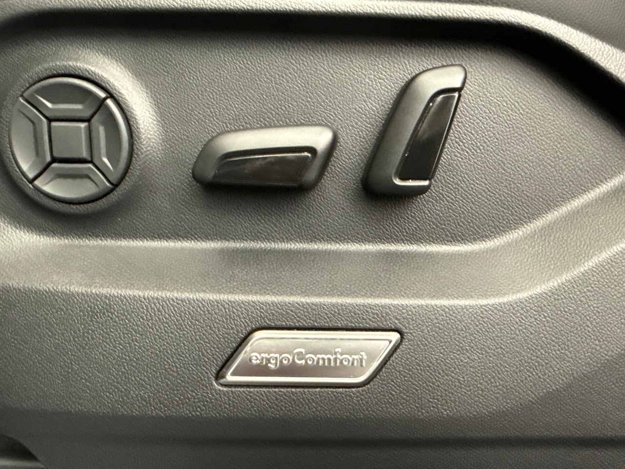 VW Touareg 3.0 TDI R-Line ''inkl. AHK & Standheizung''-image-10