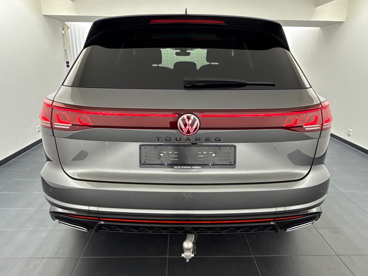 VW Touareg 3.0 TDI R-Line ''inkl. AHK & Standheizung''-image-16