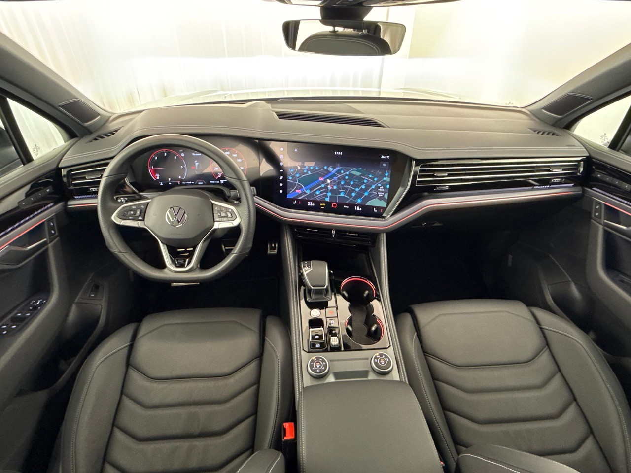 VW Touareg 3.0 TDI R-Line ''inkl. AHK & Standheizung''-image-6