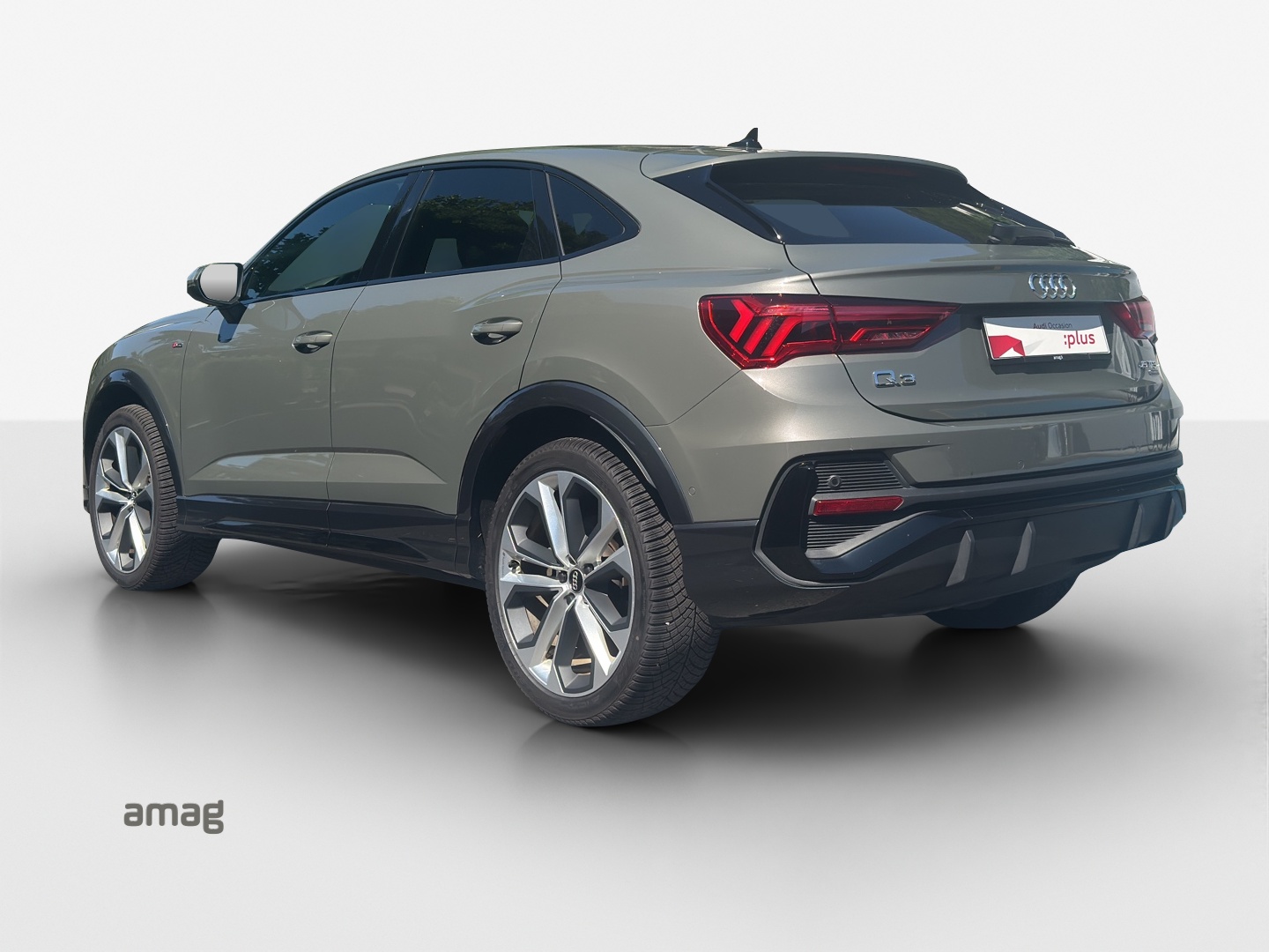 AUDI Q3 Sportback 45 TFSI S line quattro S-tronic-image-2