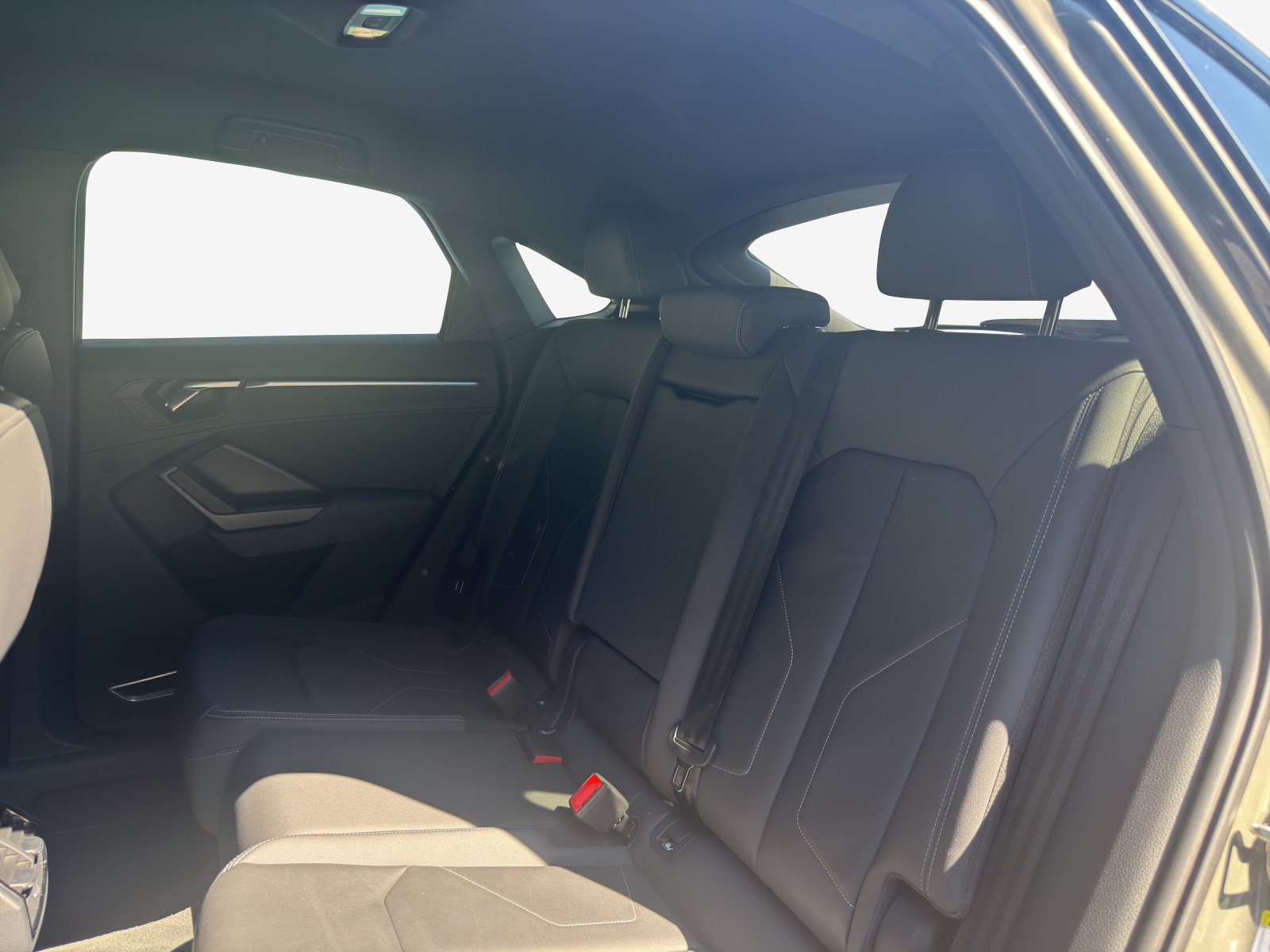 AUDI Q3 Sportback 45 TFSI S line quattro S-tronic-image-11