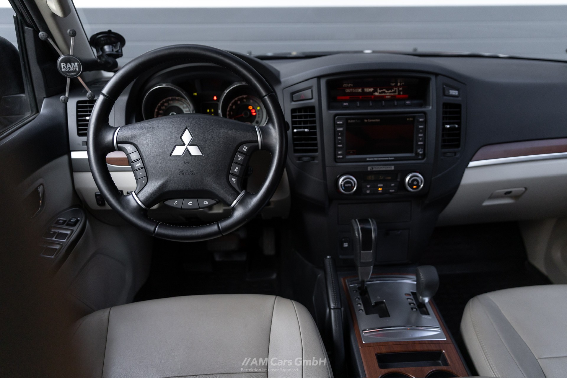 MITSUBISHI Pajero 3.2 DI-D-image-6