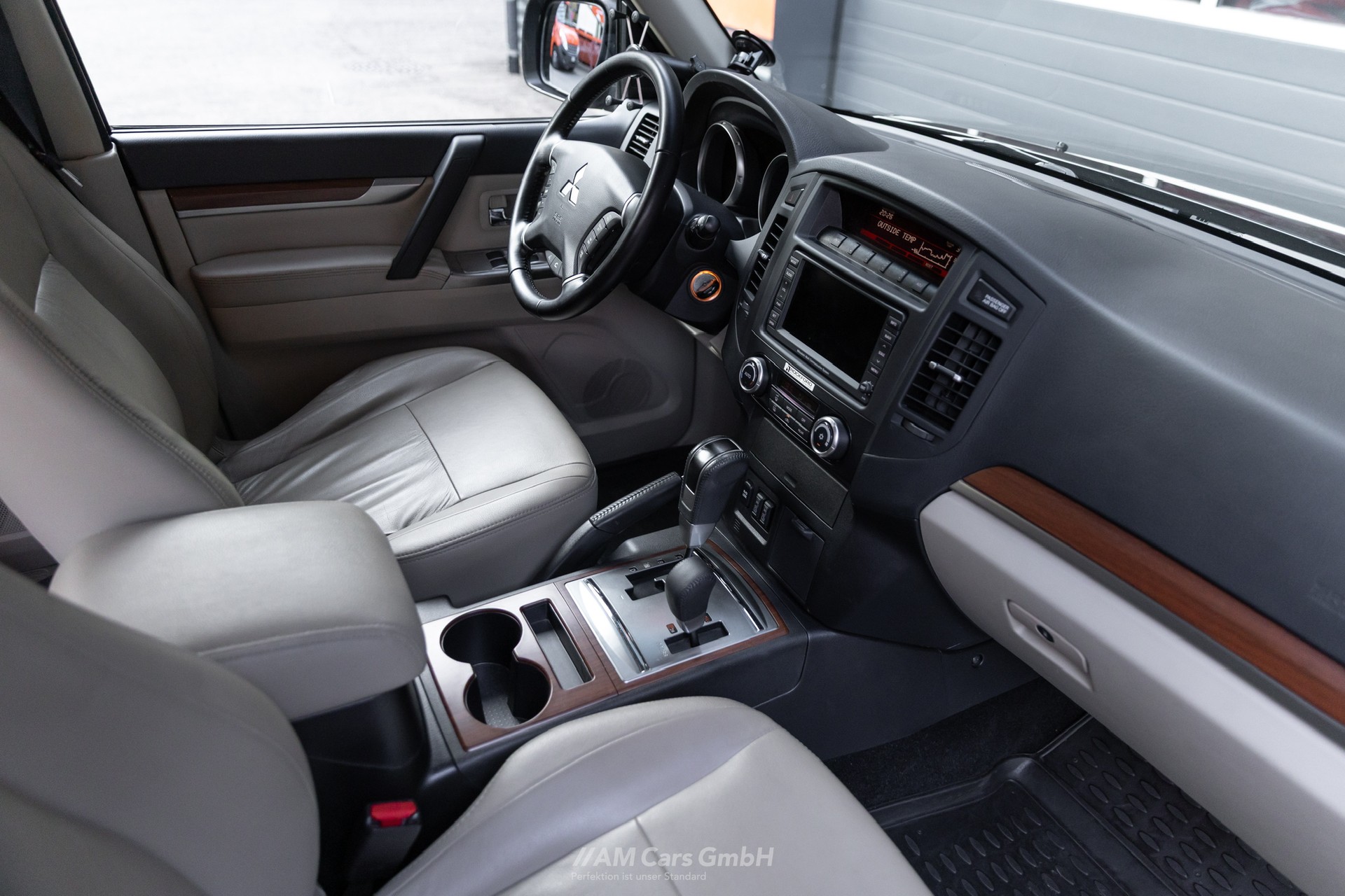 MITSUBISHI Pajero 3.2 DI-D-image-14