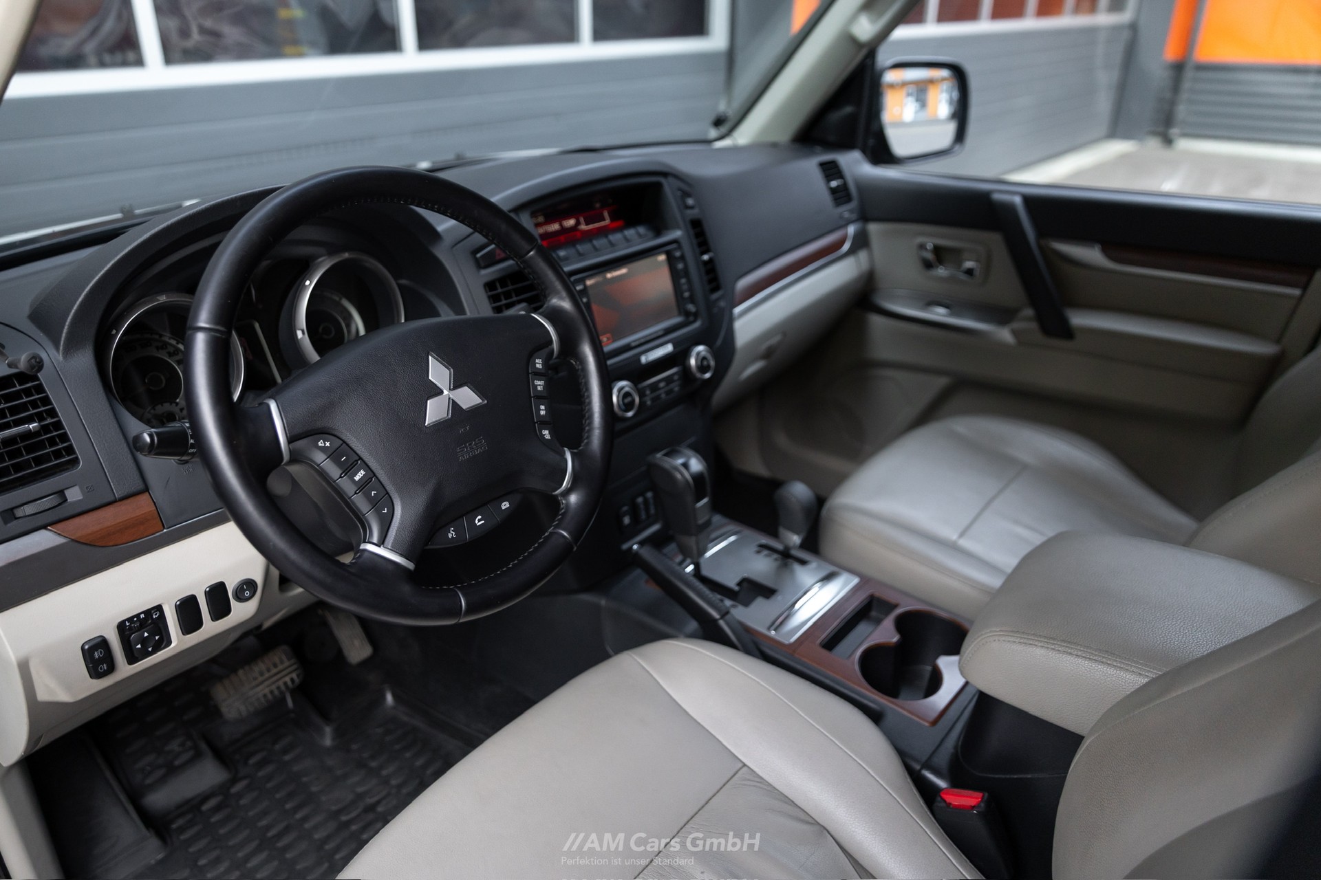 MITSUBISHI Pajero 3.2 DI-D-image-13