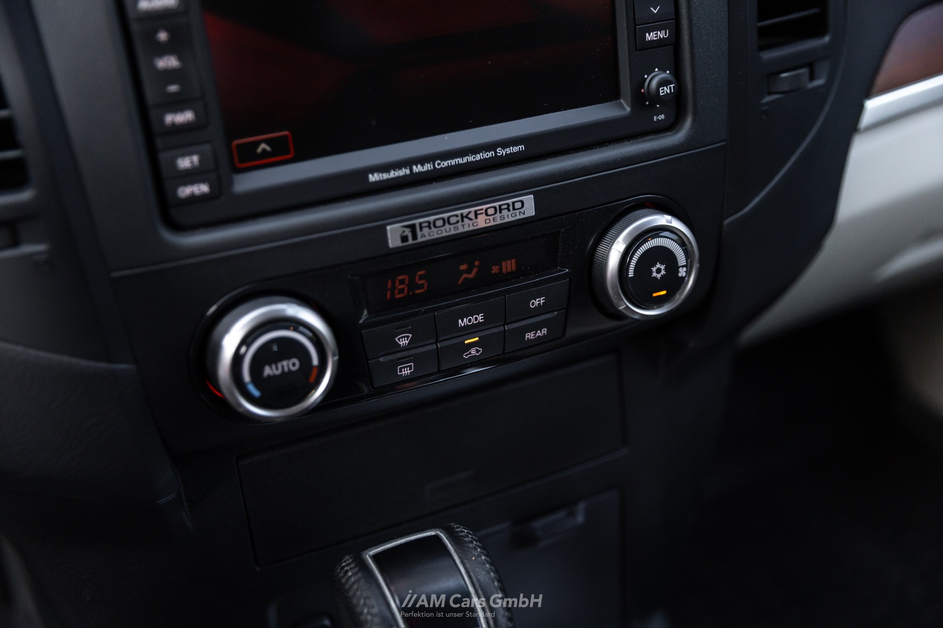 MITSUBISHI Pajero 3.2 DI-D-image-8