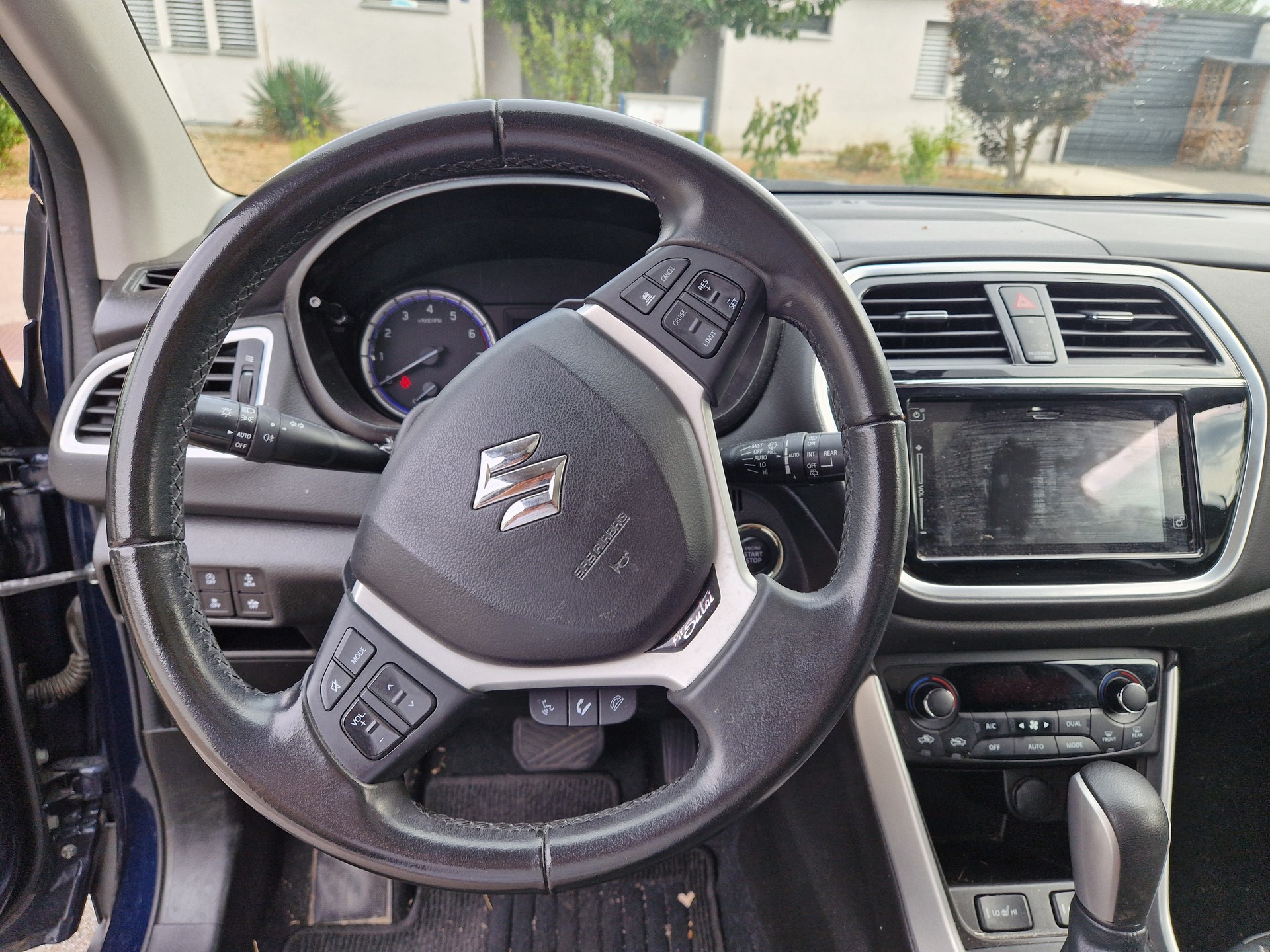 SUZUKI 1.4 T Generation Top Hybrid 4x4-image-3