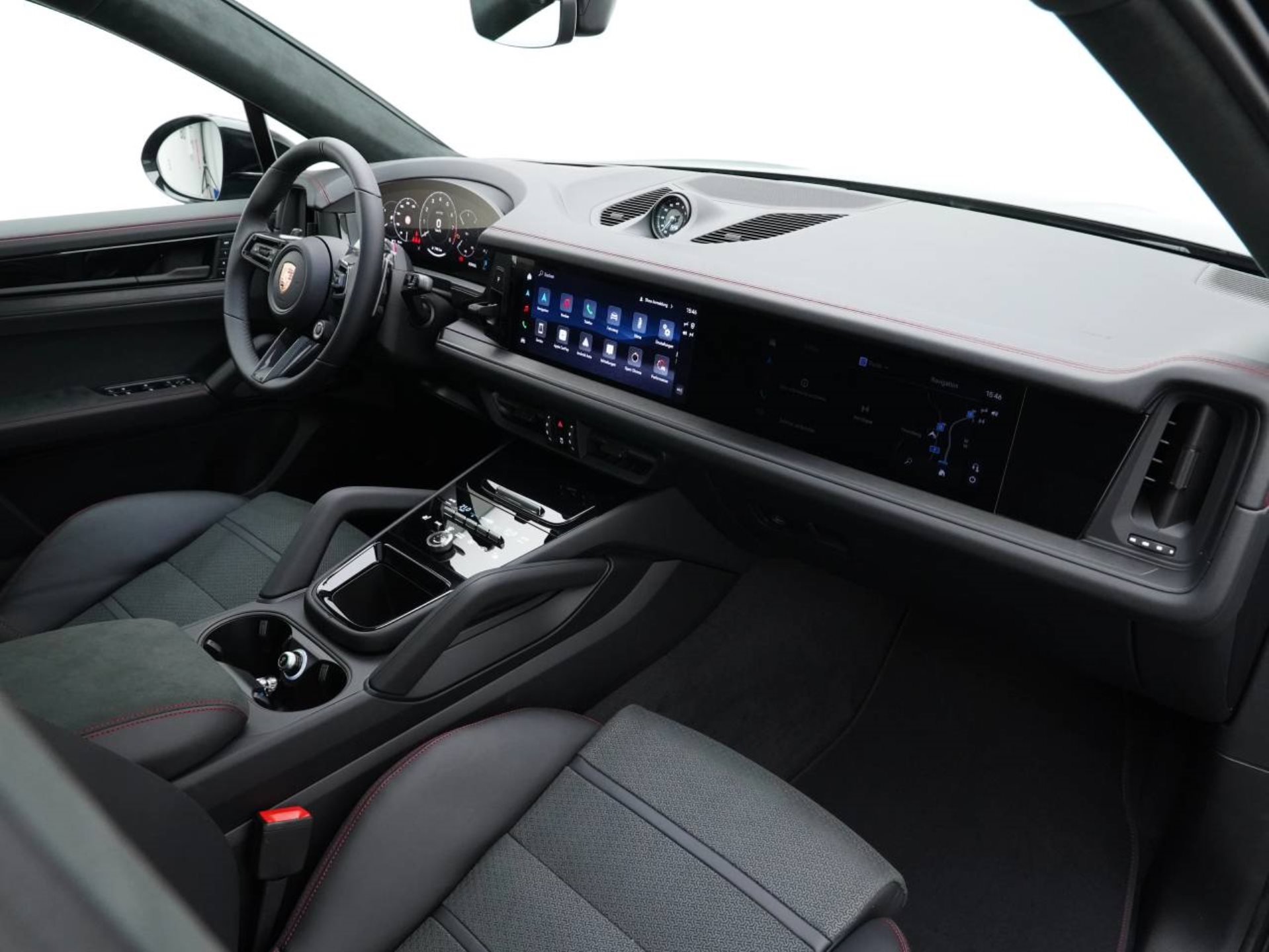PORSCHE Cayenne GTS Coupé-image-24