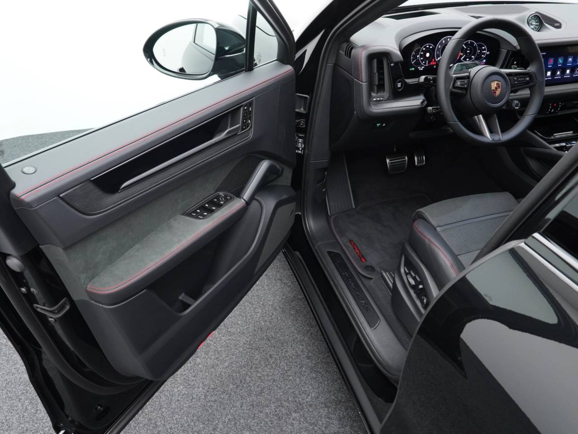 PORSCHE Cayenne GTS Coupé-image-3