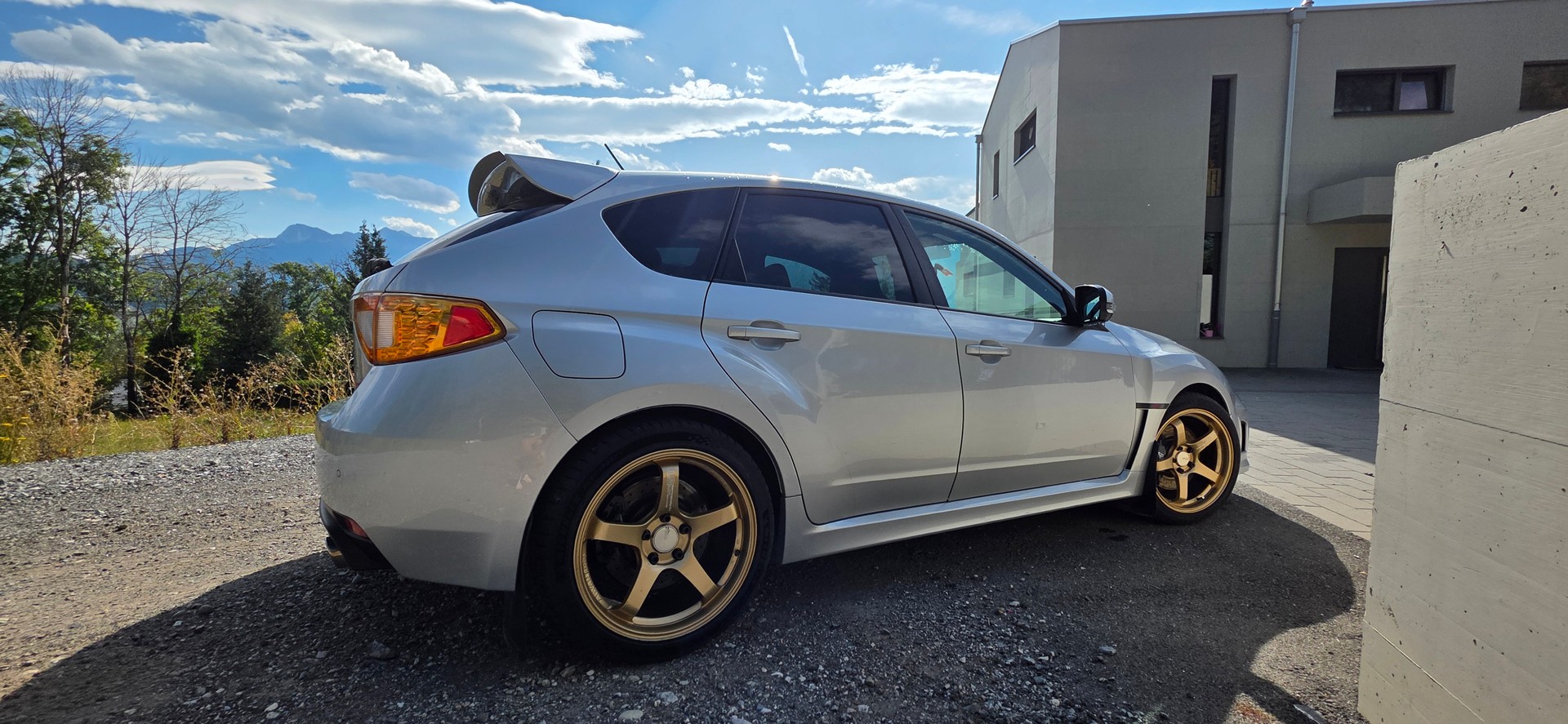 SUBARU 2.5 T Sport-image-1