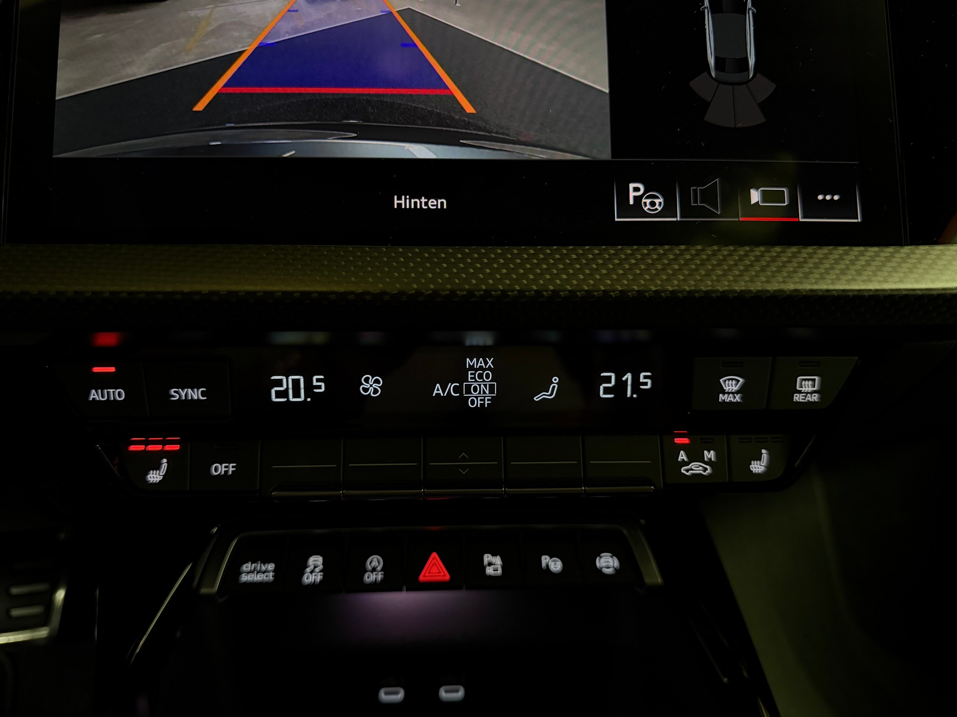 AUDI RS3 Limousine 2.5 TSI quattro S-tronic Carbon-image-29