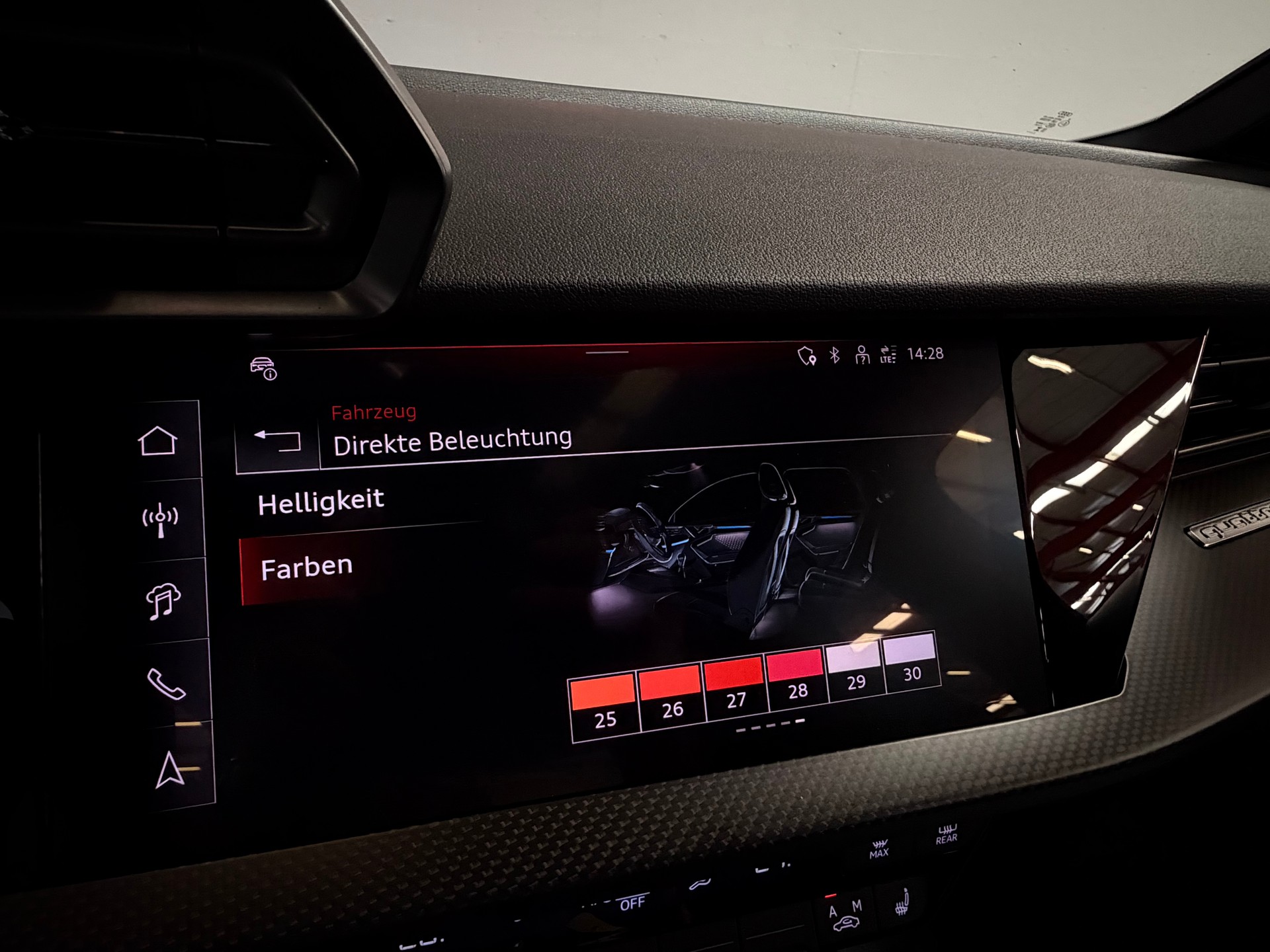 AUDI RS3 Limousine 2.5 TSI quattro S-tronic Carbon-image-40