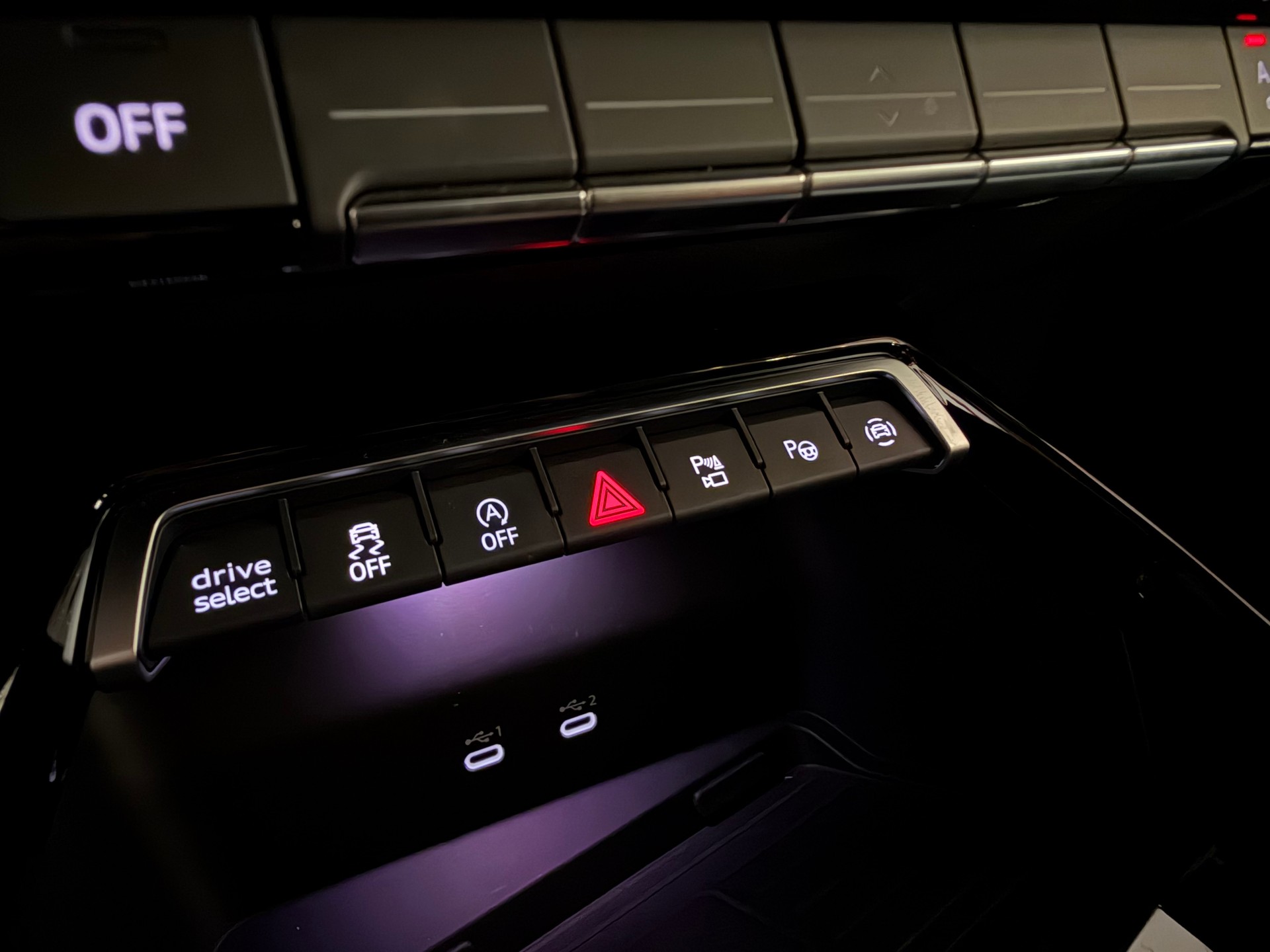 AUDI RS3 Limousine 2.5 TSI quattro S-tronic Carbon-image-39