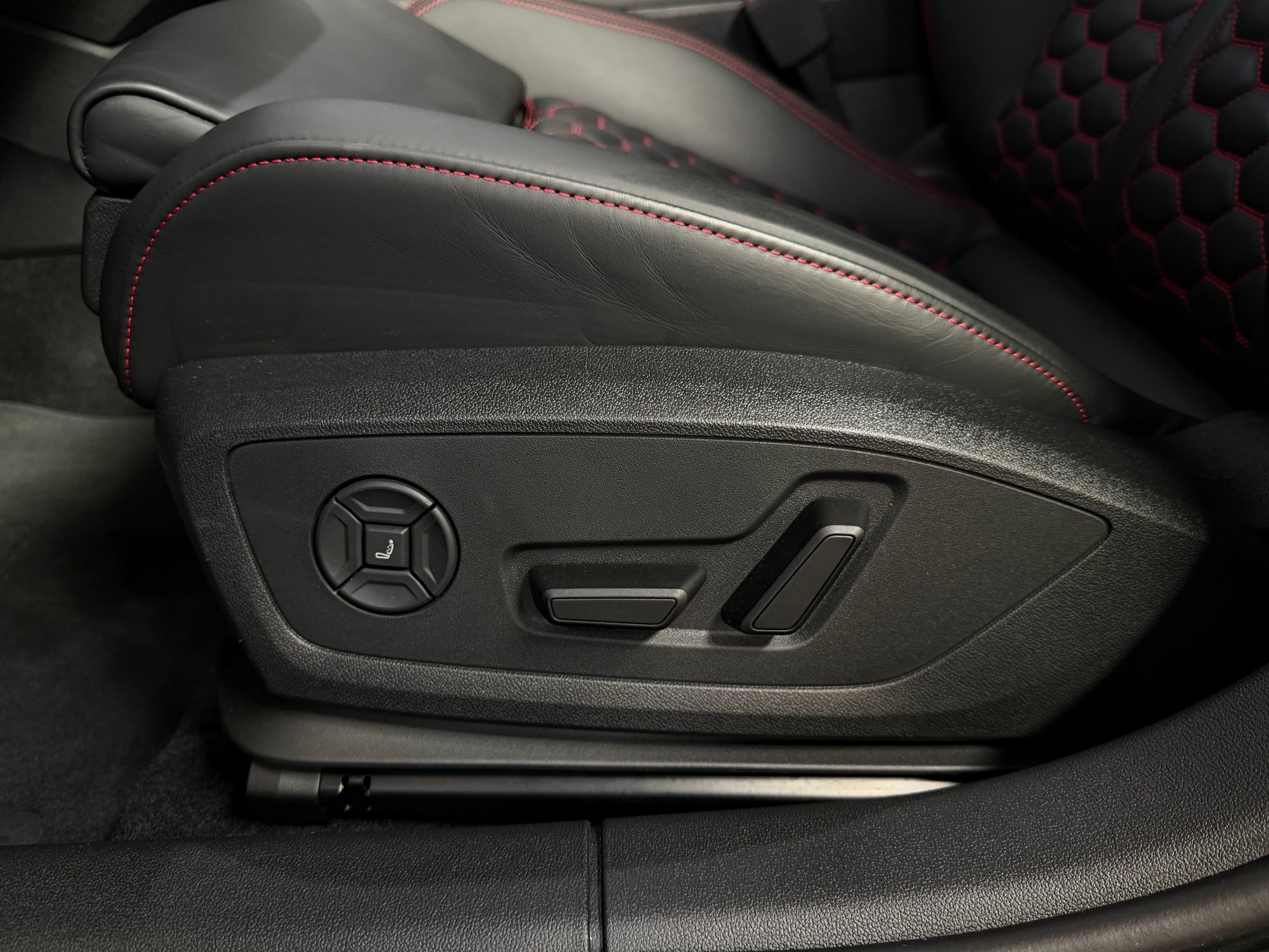 AUDI RS3 Limousine 2.5 TSI quattro S-tronic Carbon-image-20