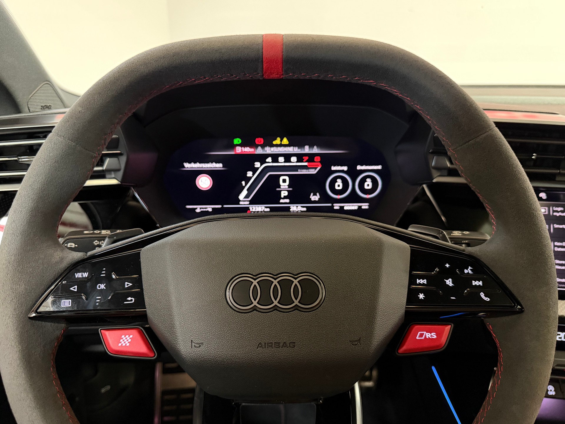 AUDI RS3 Limousine 2.5 TSI quattro S-tronic Carbon-image-32