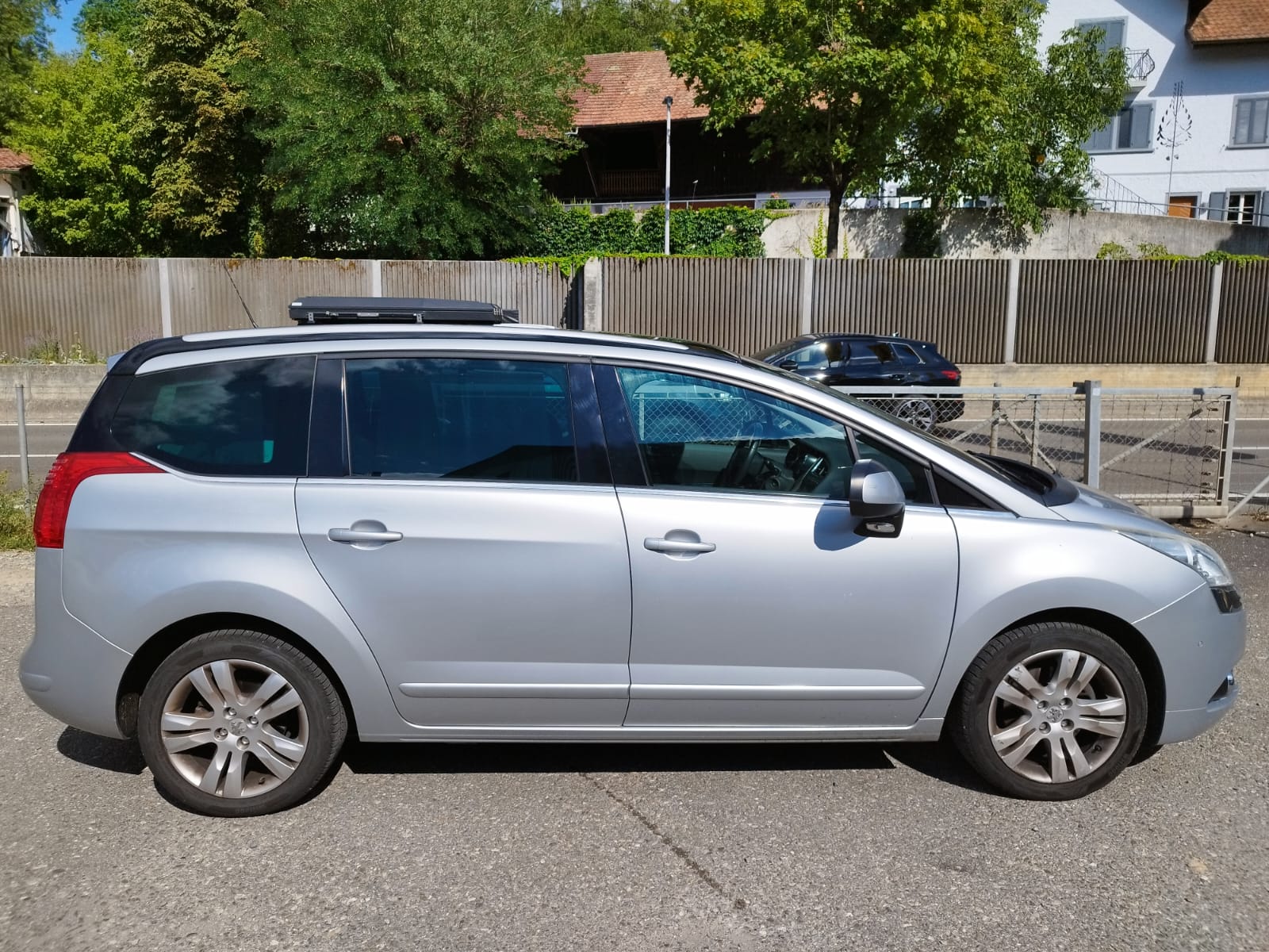 PEUGEOT 5008 2.0 HDI Business Automatic-image-5