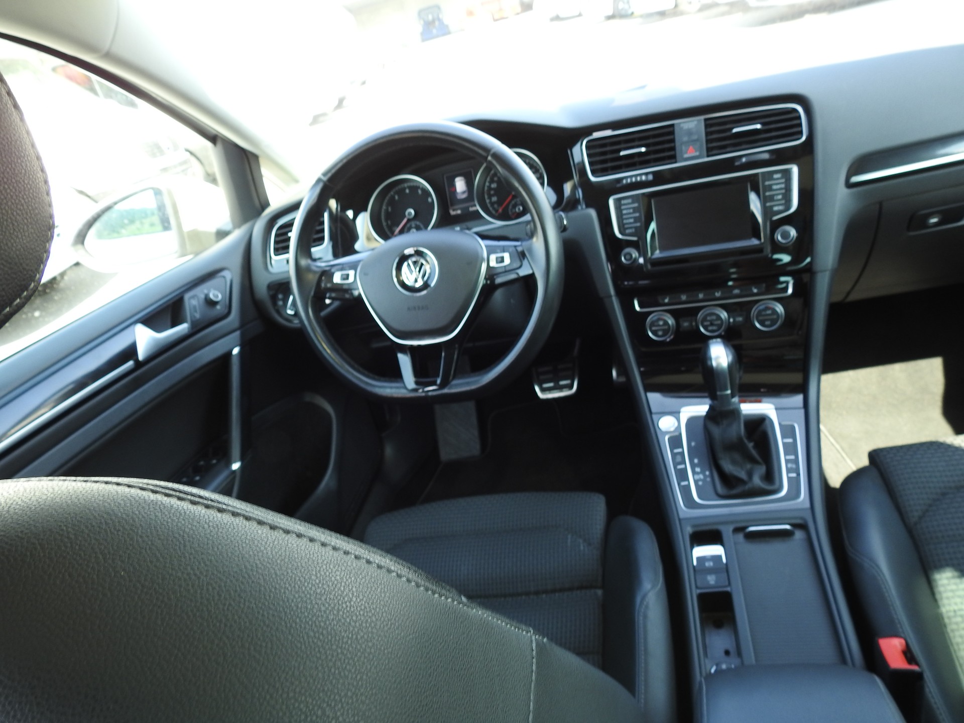 VW Golf 1.4 TSI Highline DSG-image-18