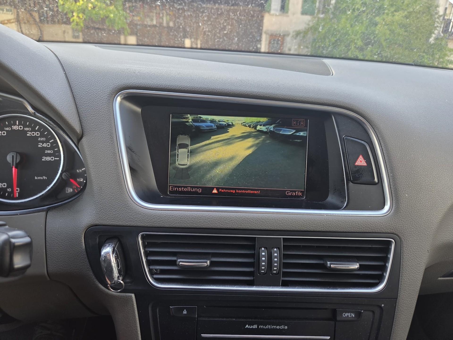 AUDI Q5 3.0 TDI quattro S-tronic-image-14