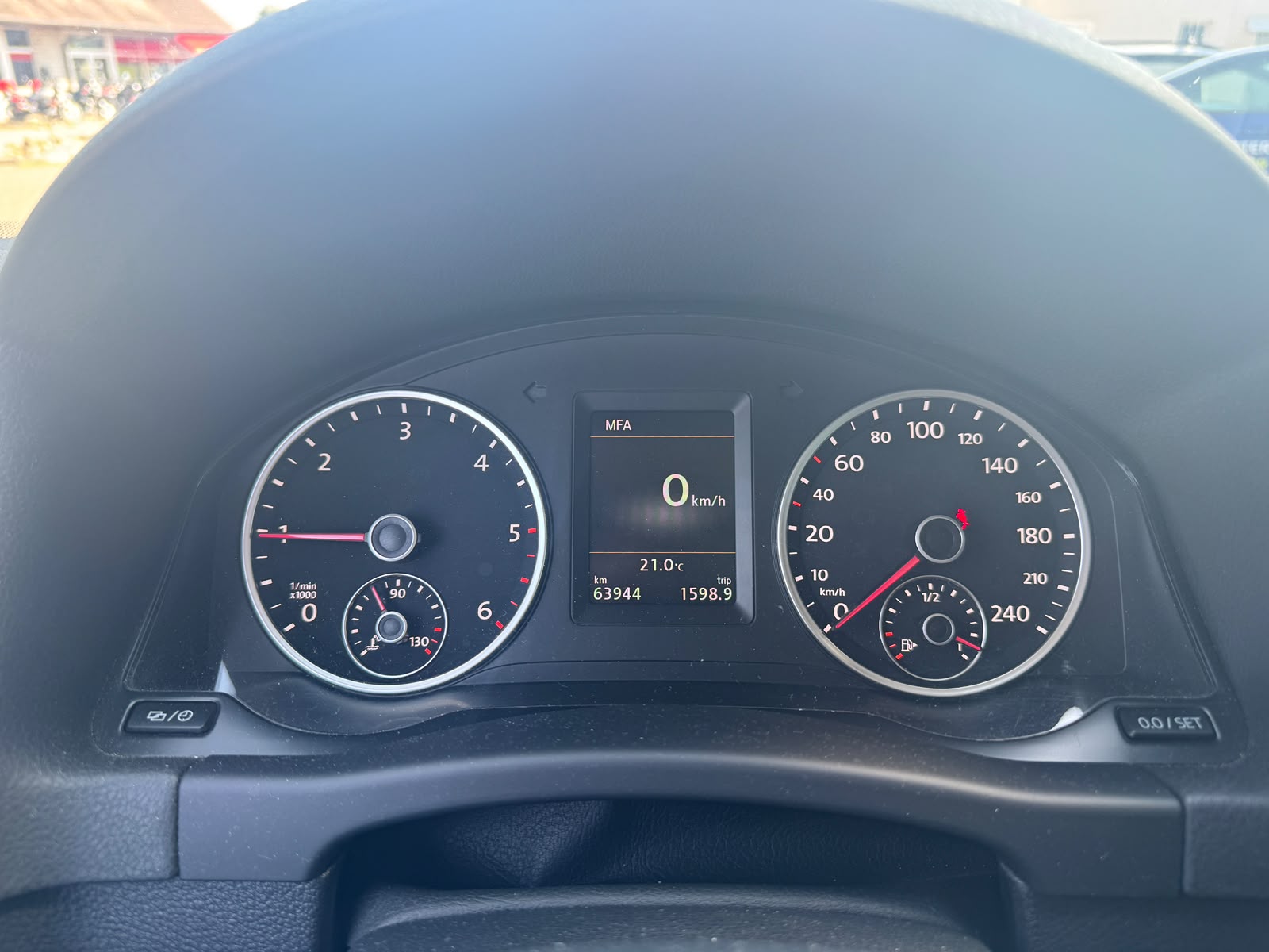 VW Tiguan 2.0 TDI BlueMotion Sport&Style 4Motion DSG R-Line 4x4-image-18